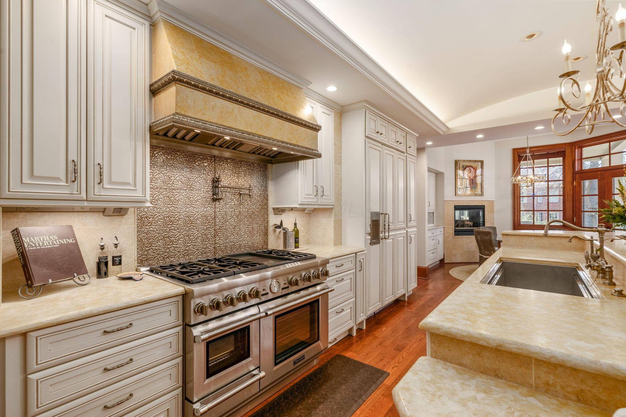 7871 Calverton Square