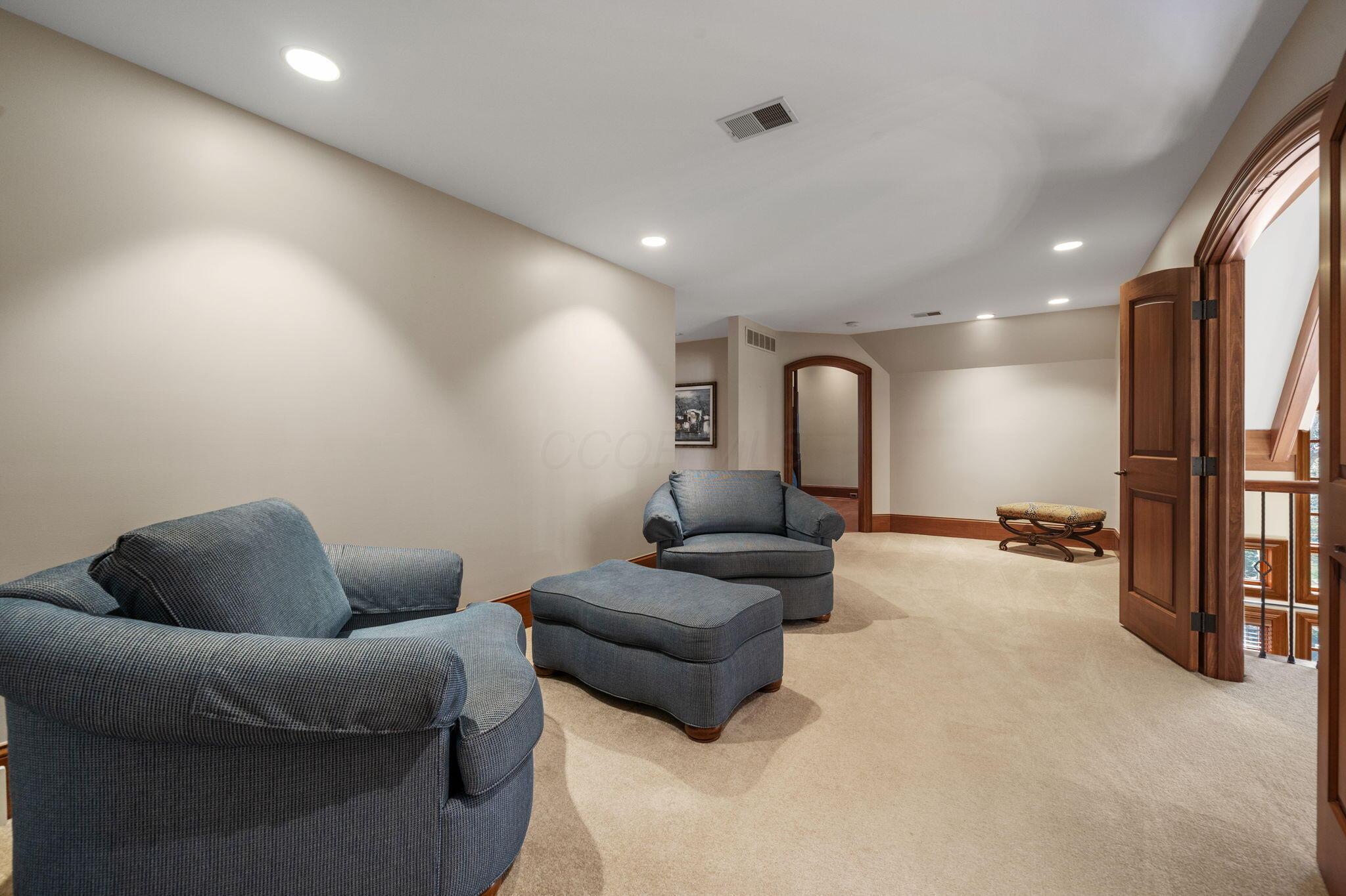 7871 Calverton Square