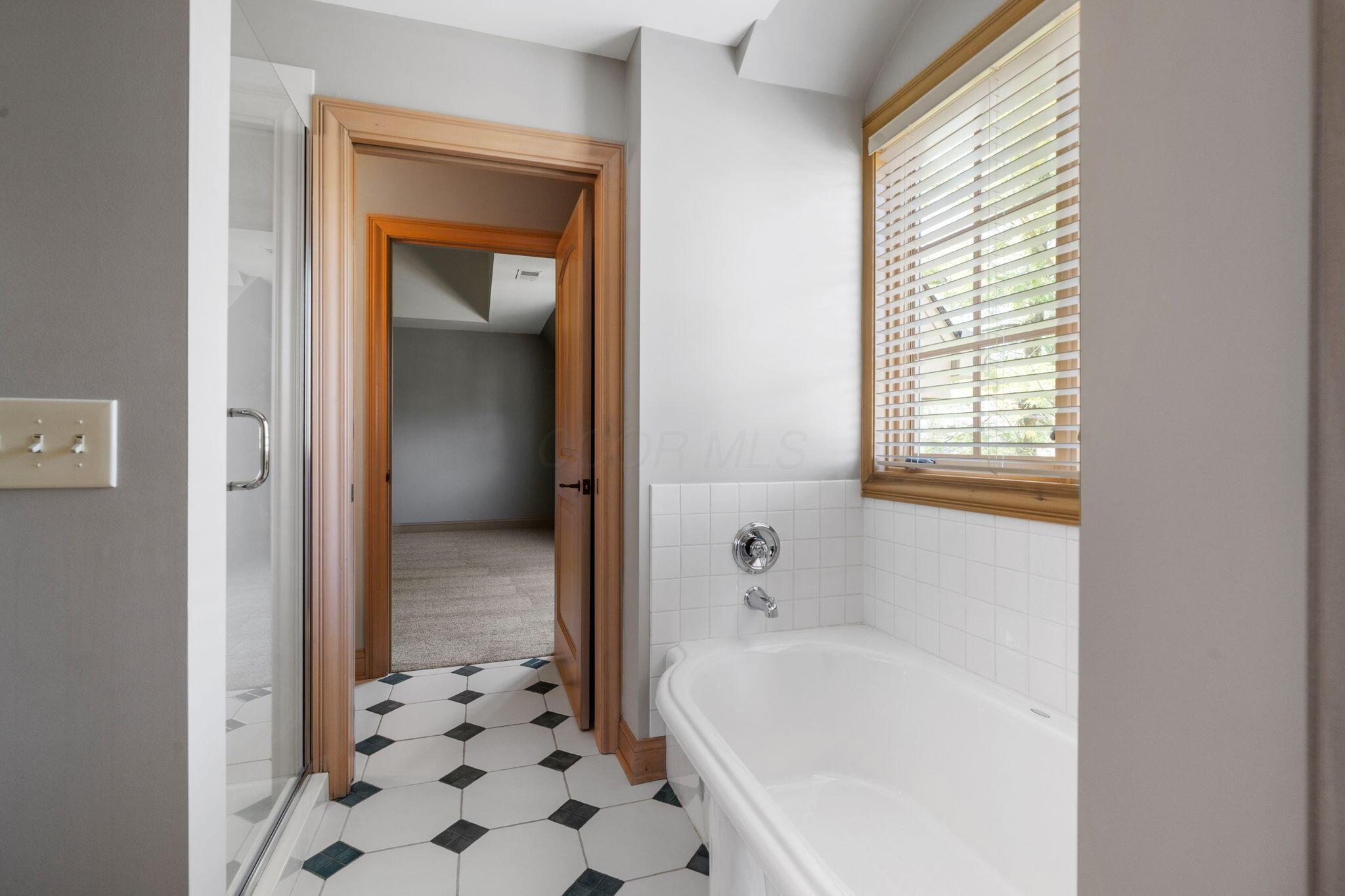 7871 Calverton Square