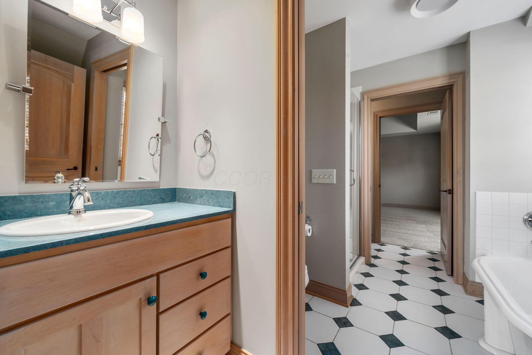 7871 Calverton Square