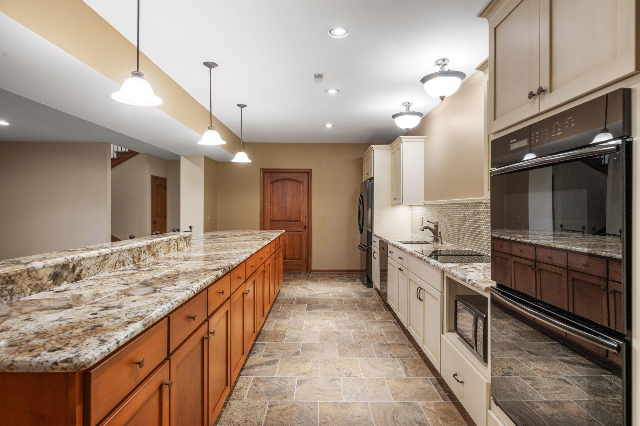 7871 Calverton Square