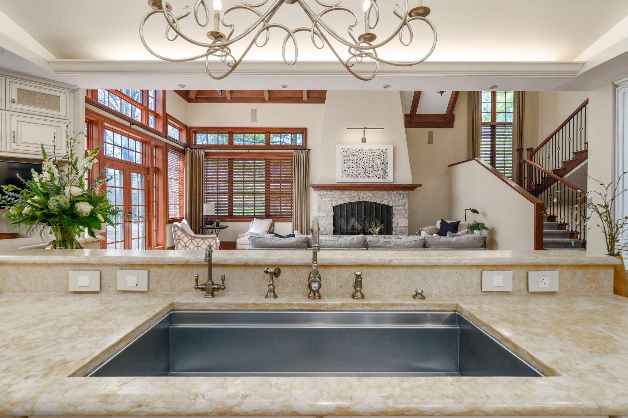 7871 Calverton Square