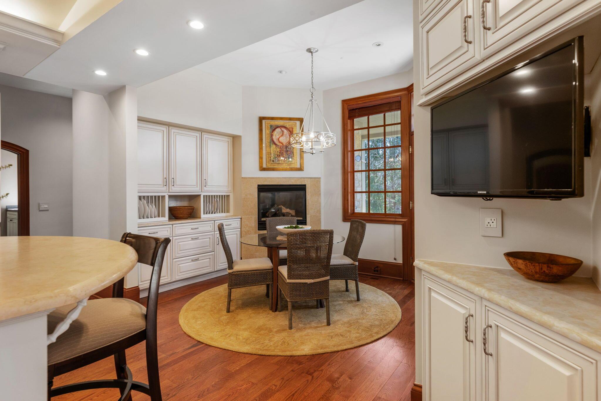 7871 Calverton Square