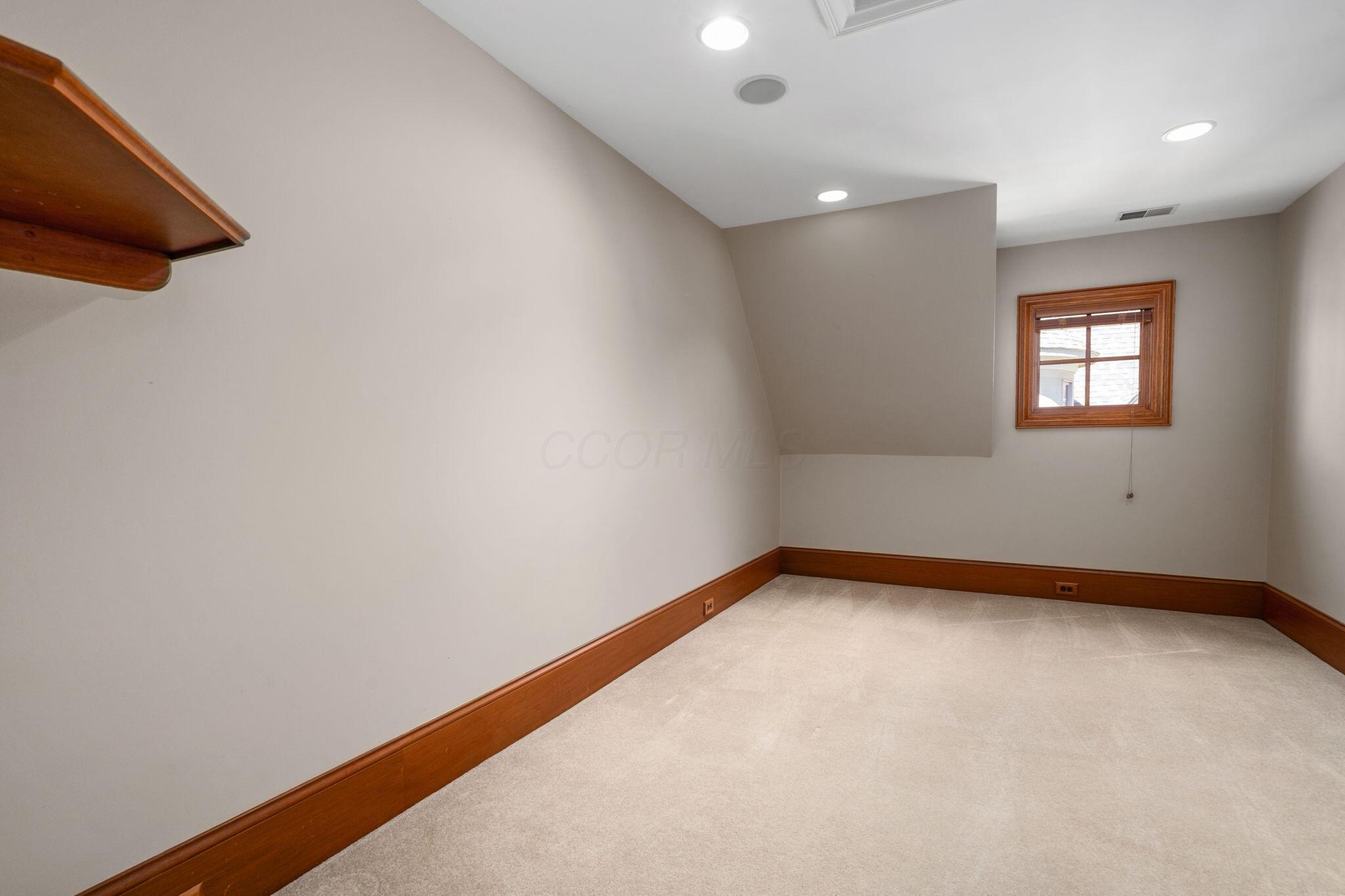 7871 Calverton Square