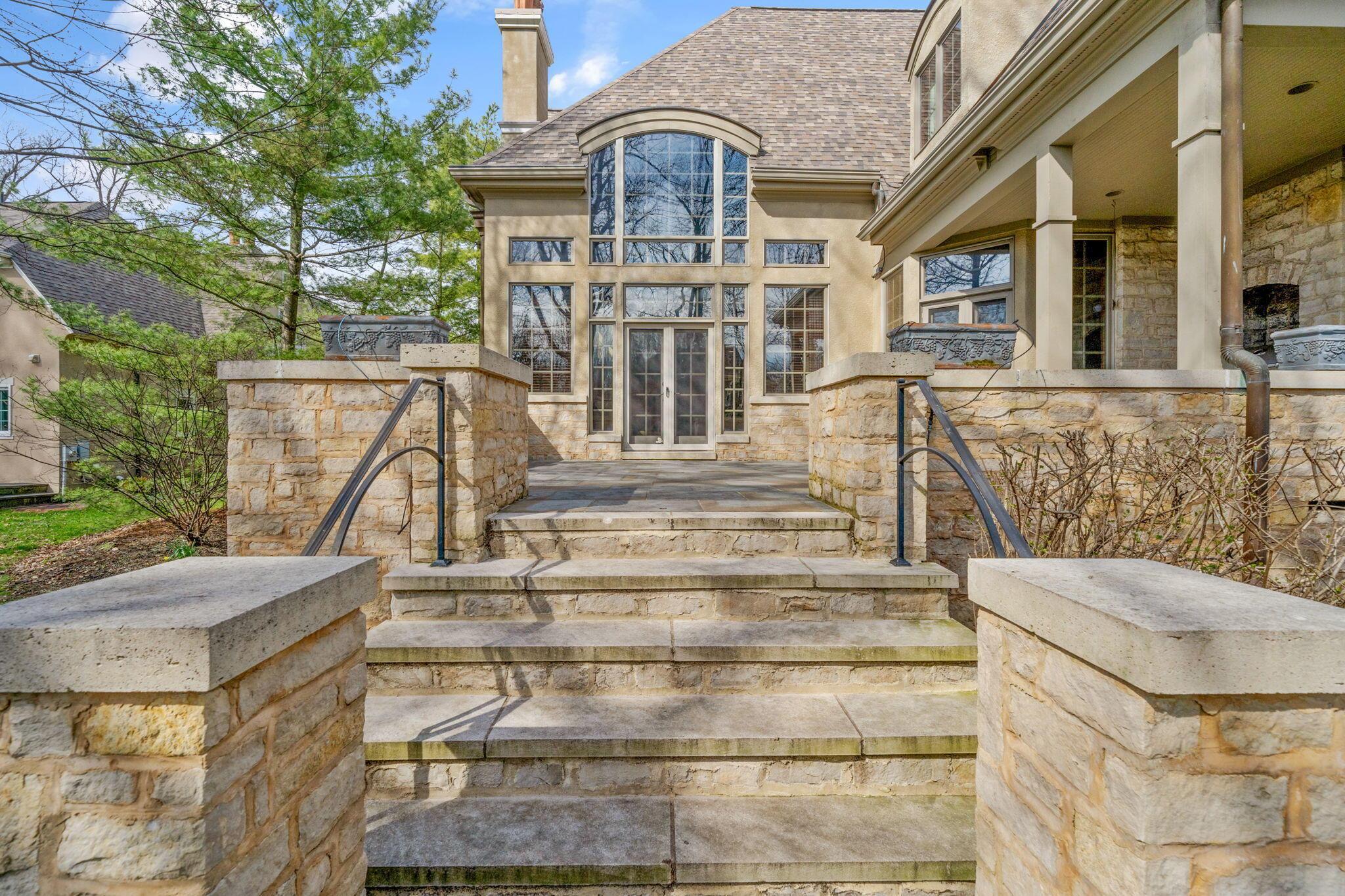 7871 Calverton Square