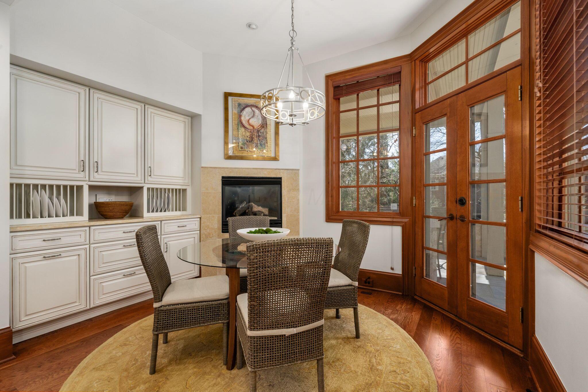 7871 Calverton Square