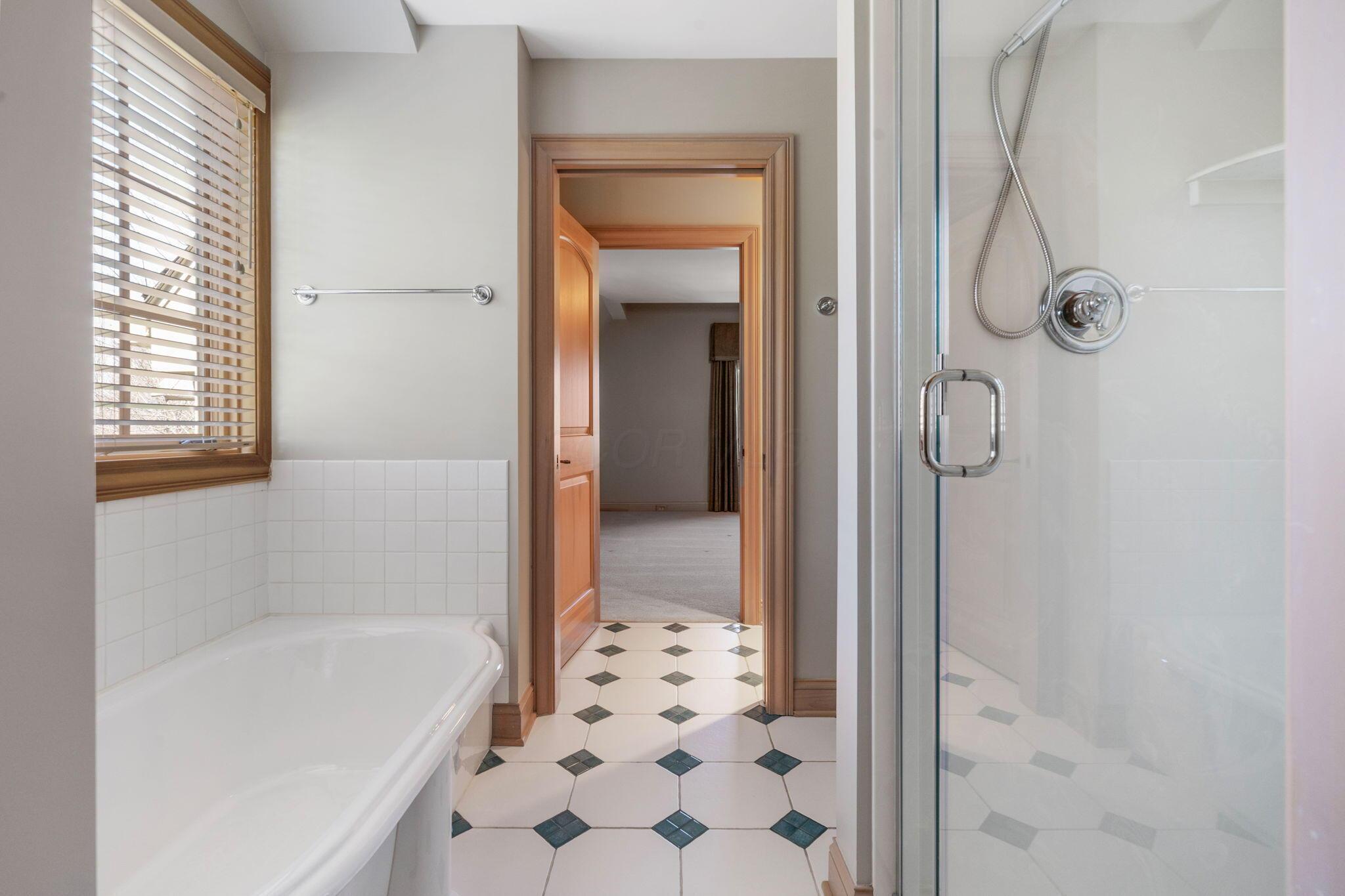 7871 Calverton Square