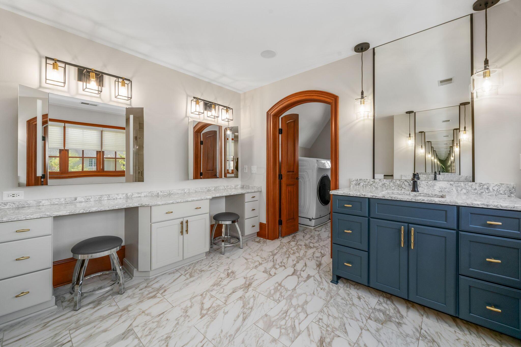 7871 Calverton Square