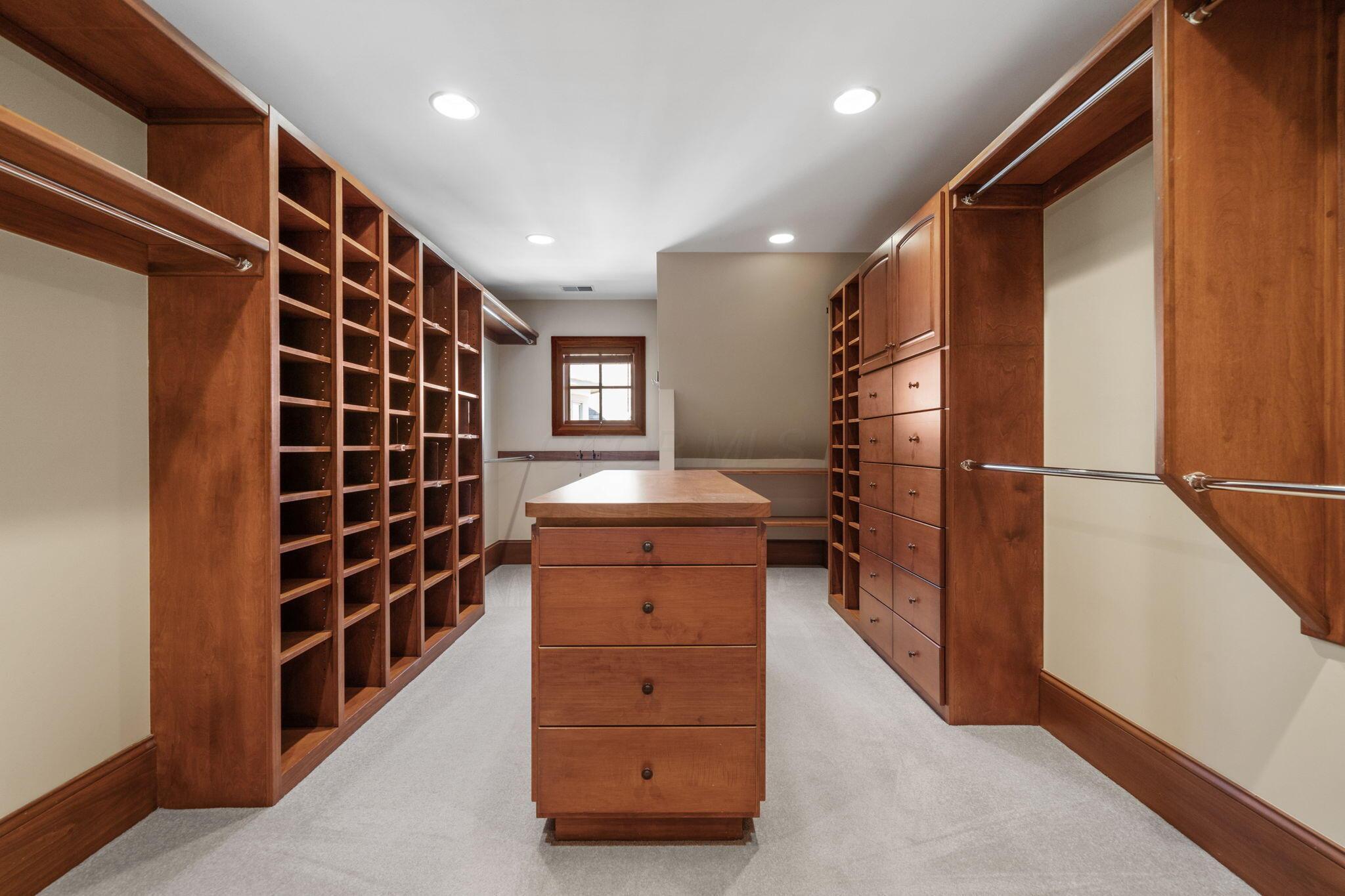 7871 Calverton Square