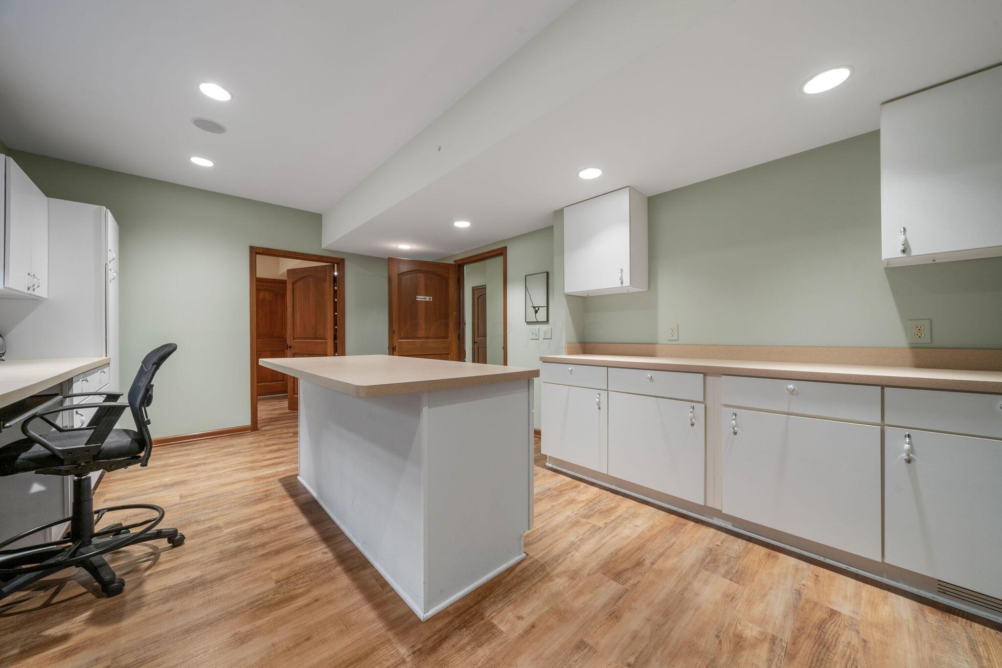 7871 Calverton Square