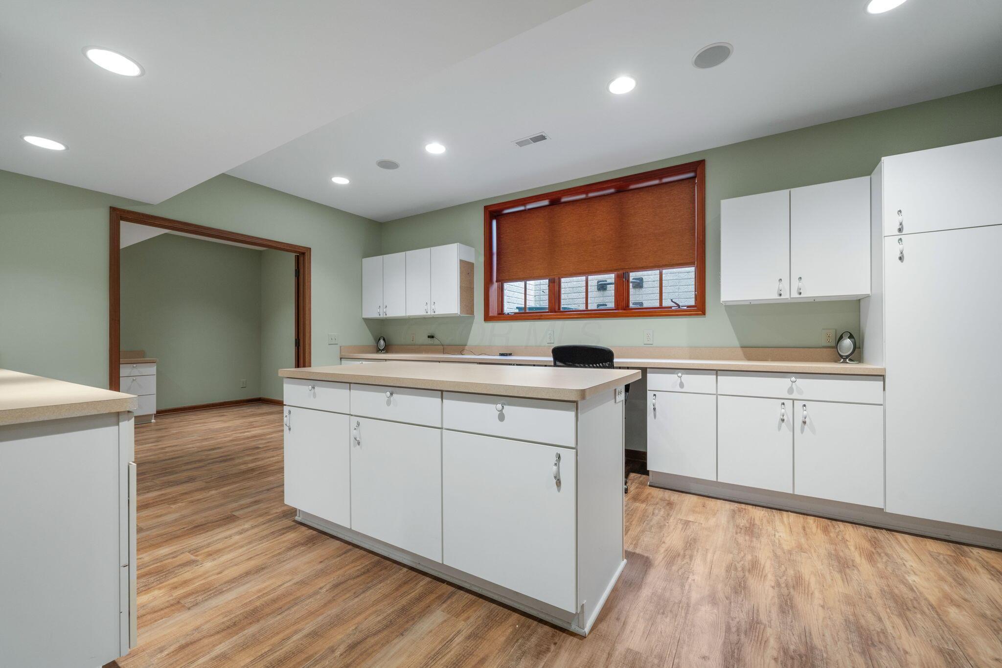 7871 Calverton Square