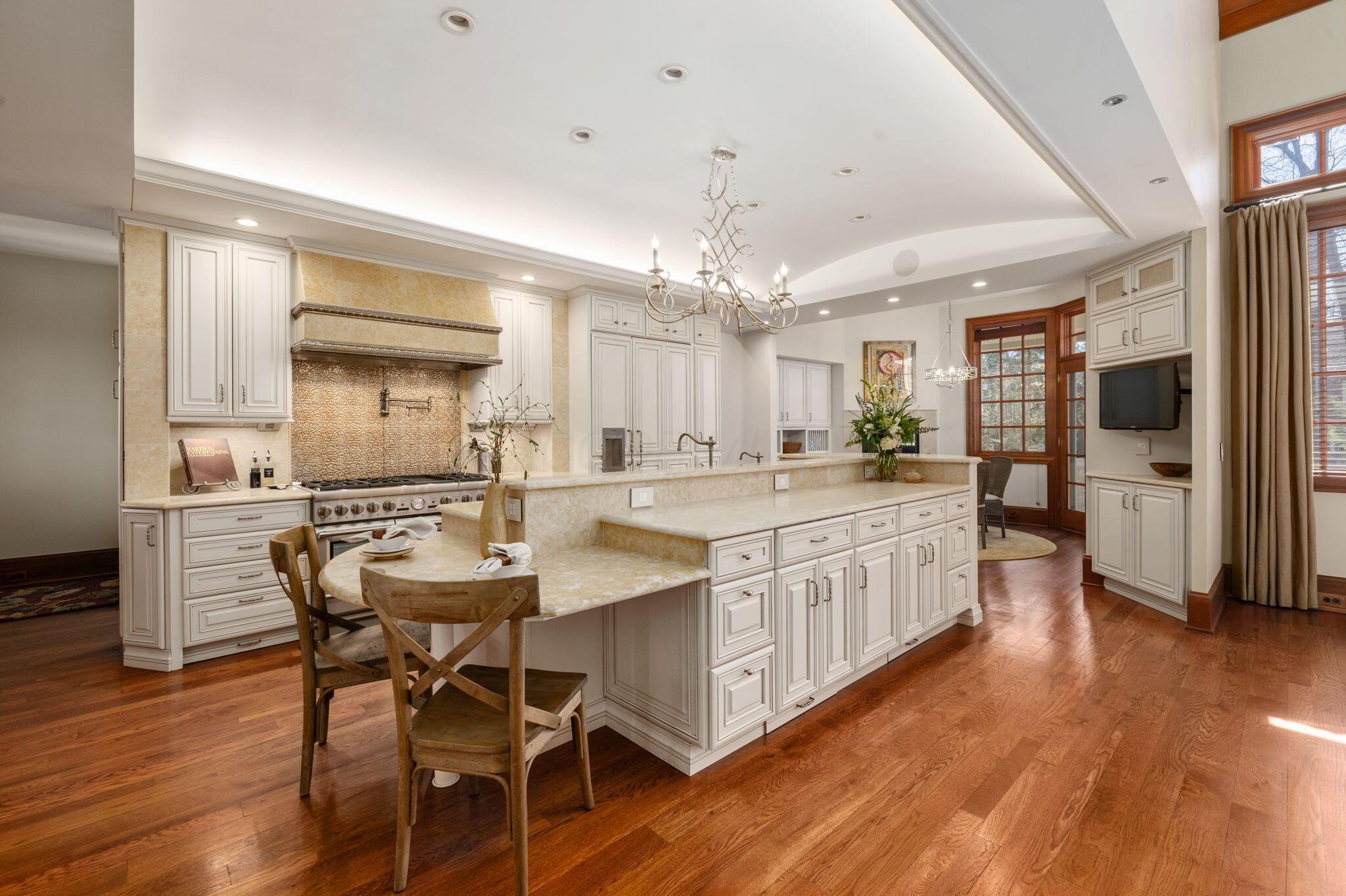 7871 Calverton Square