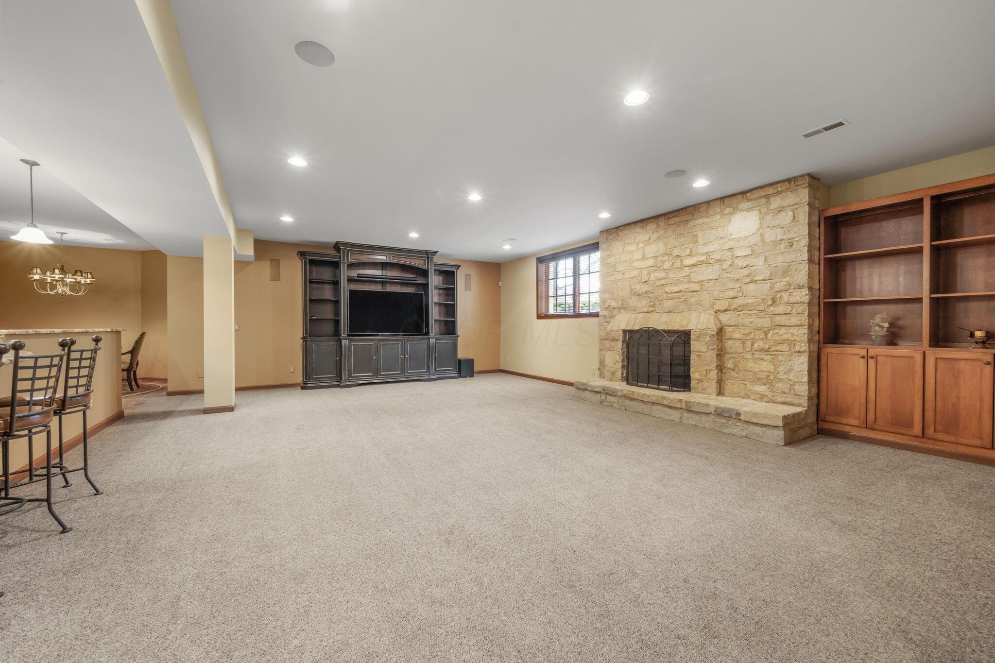 7871 Calverton Square