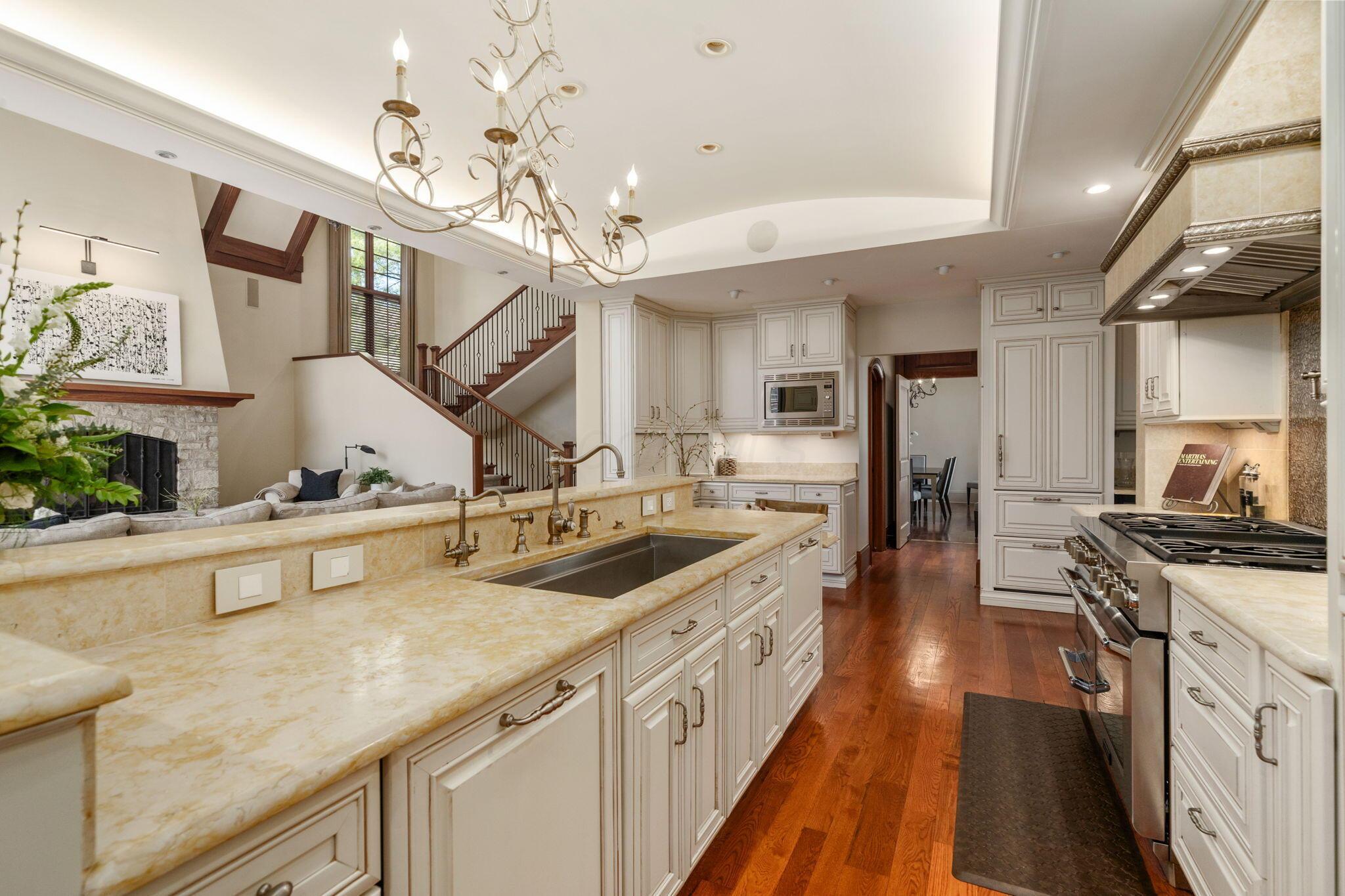 7871 Calverton Square