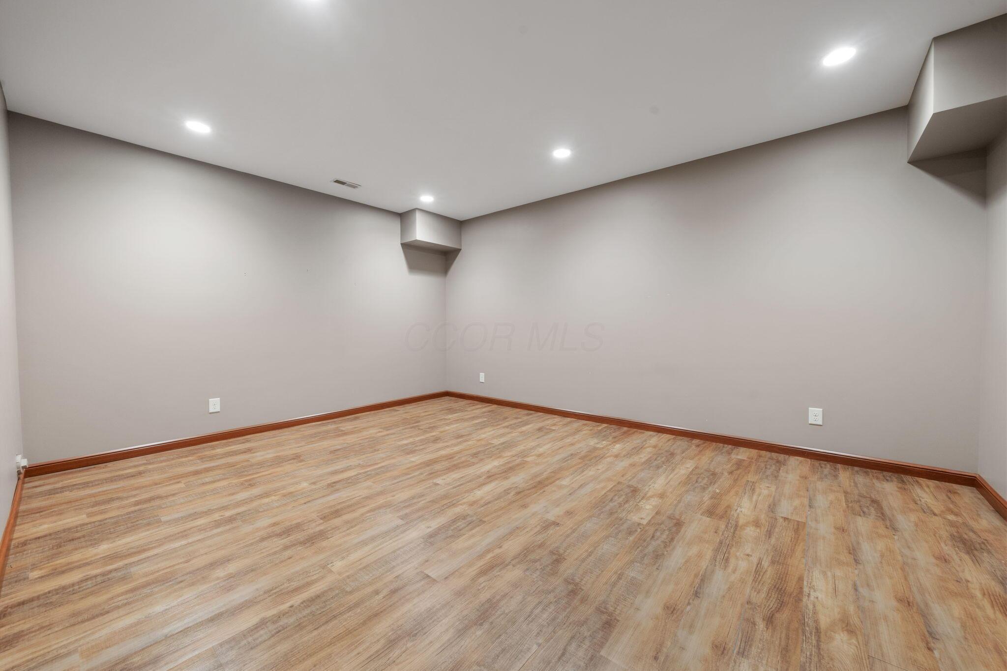 7871 Calverton Square