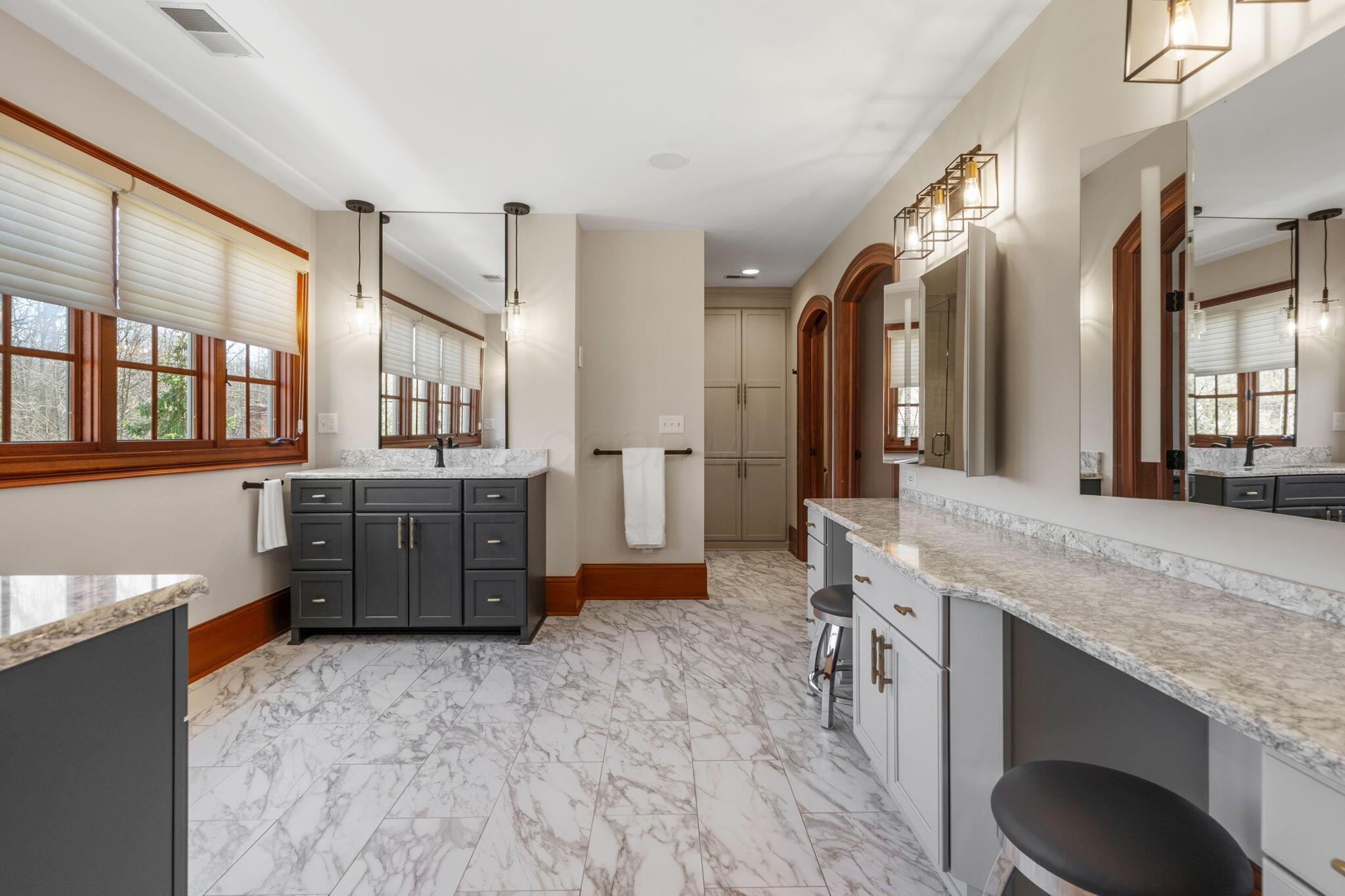 7871 Calverton Square