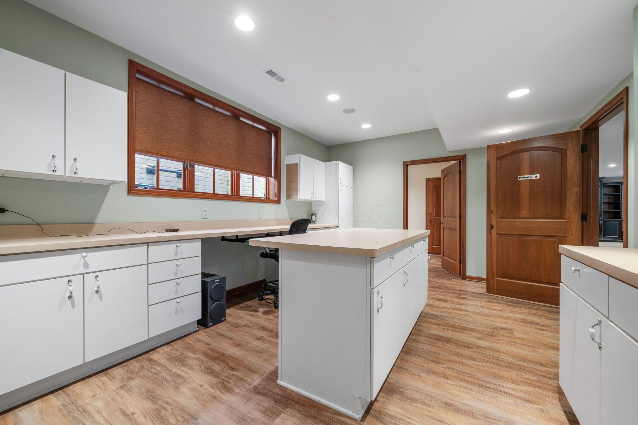 7871 Calverton Square