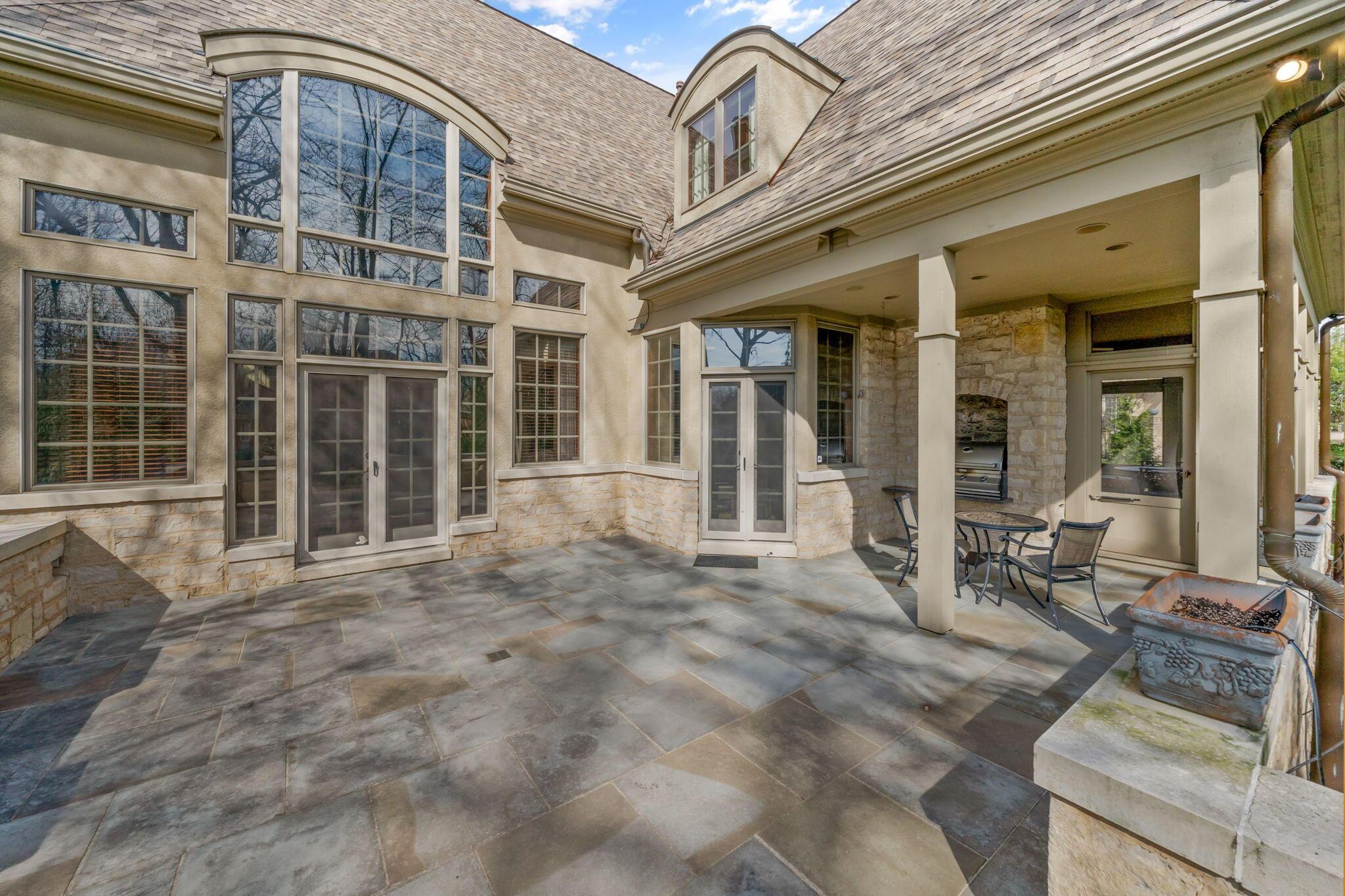 7871 Calverton Square