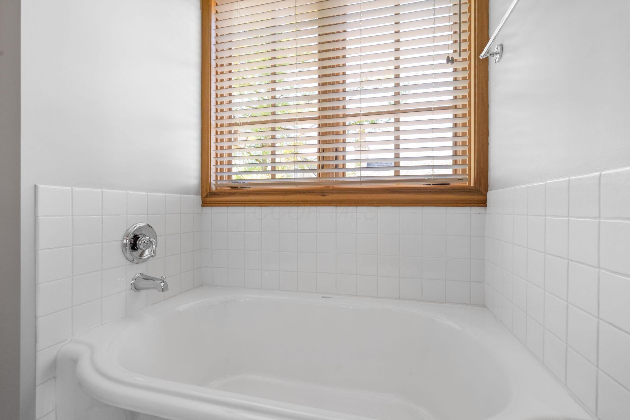 7871 Calverton Square