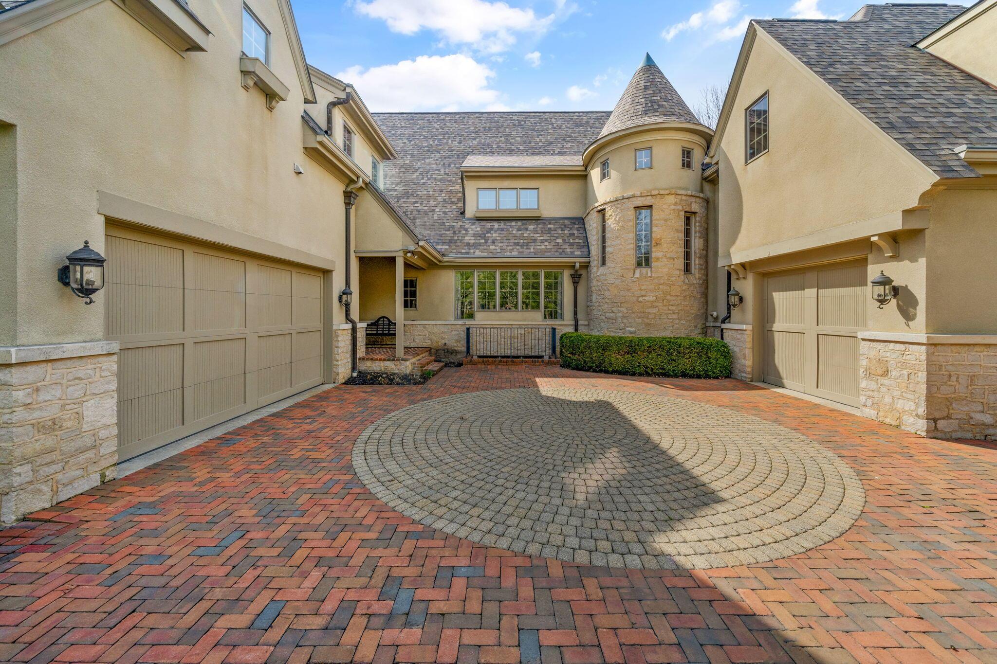 7871 Calverton Square