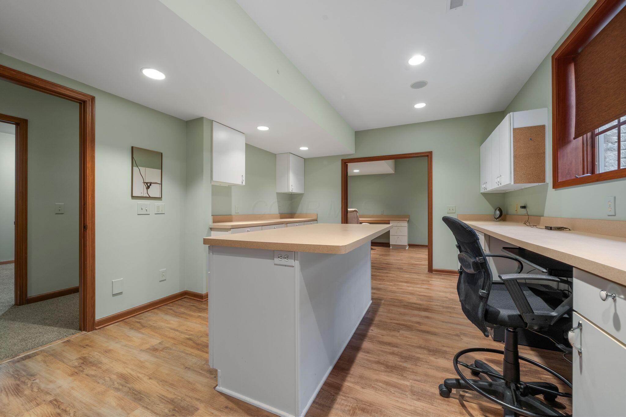 7871 Calverton Square