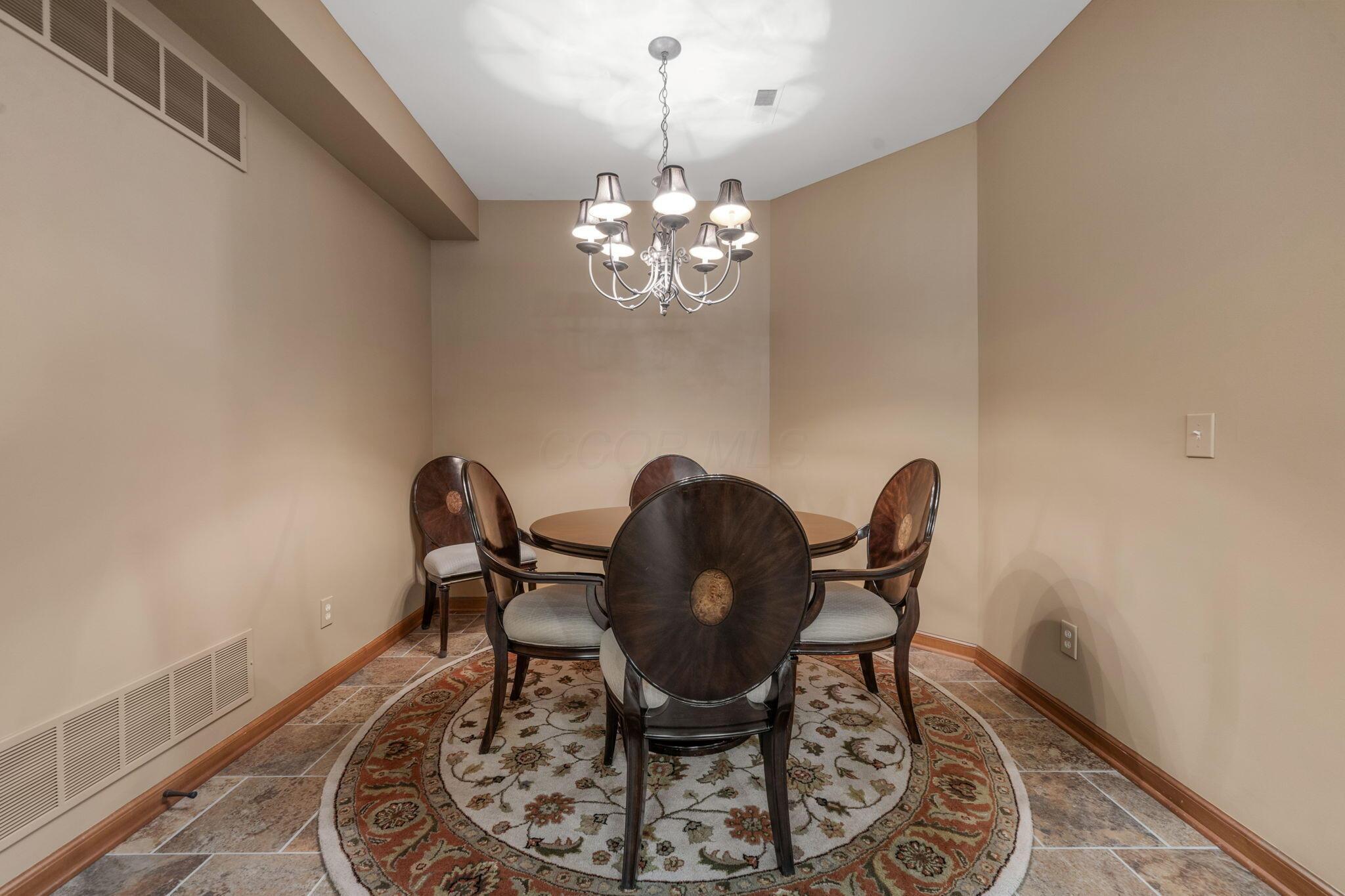 7871 Calverton Square