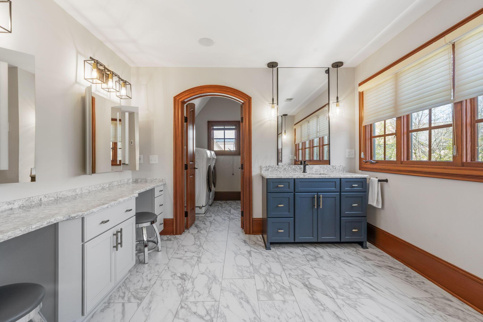 7871 Calverton Square