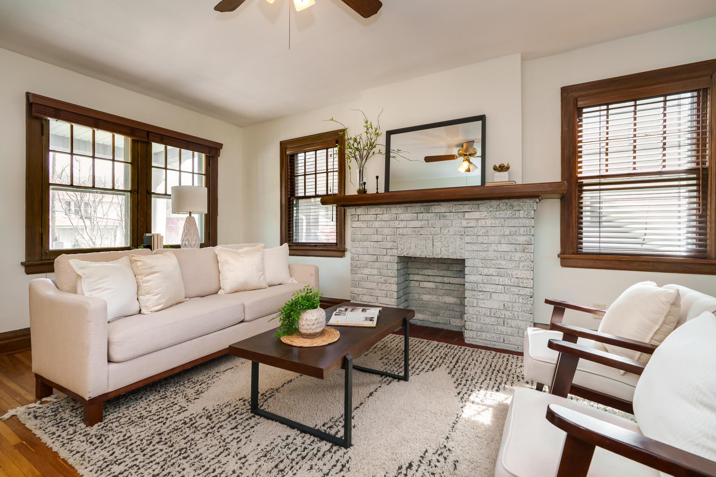 2771 Indianola Avenue