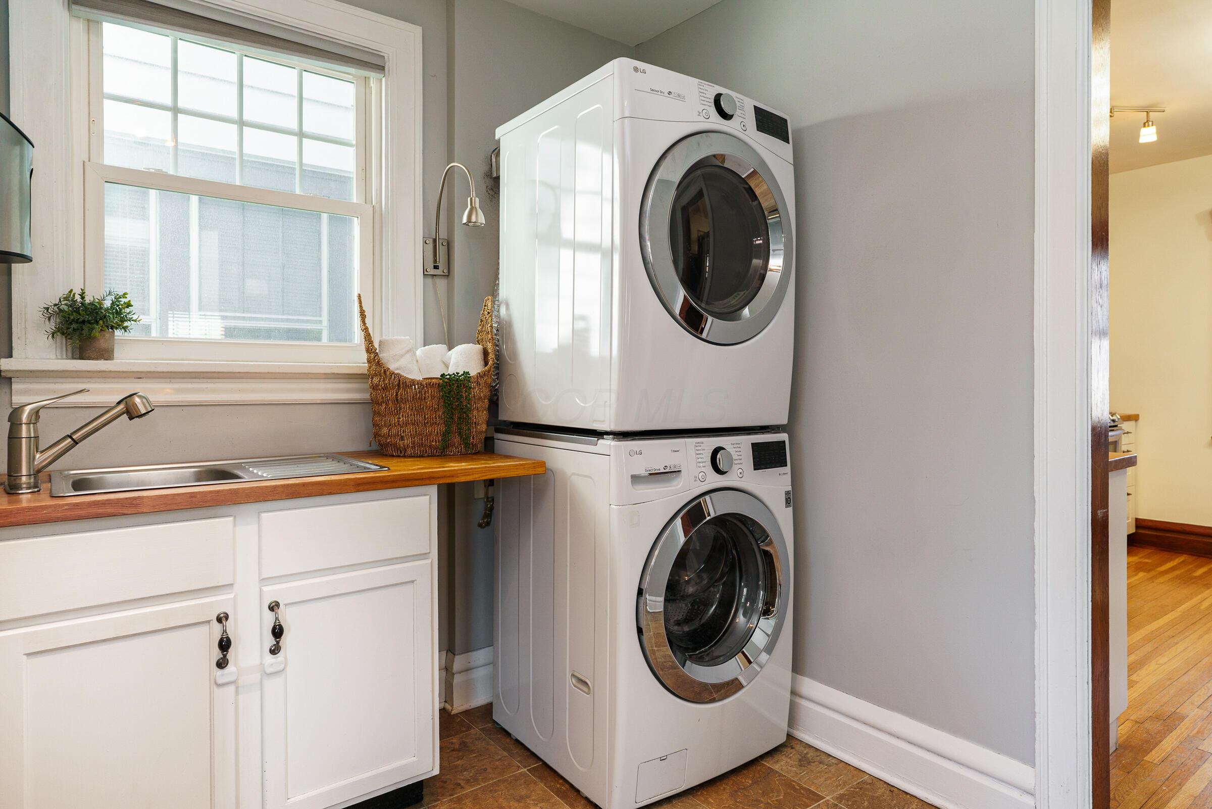 2771 Indianola Avenue