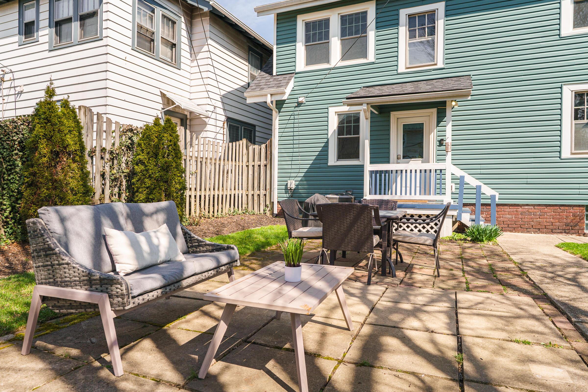 2771 Indianola Avenue