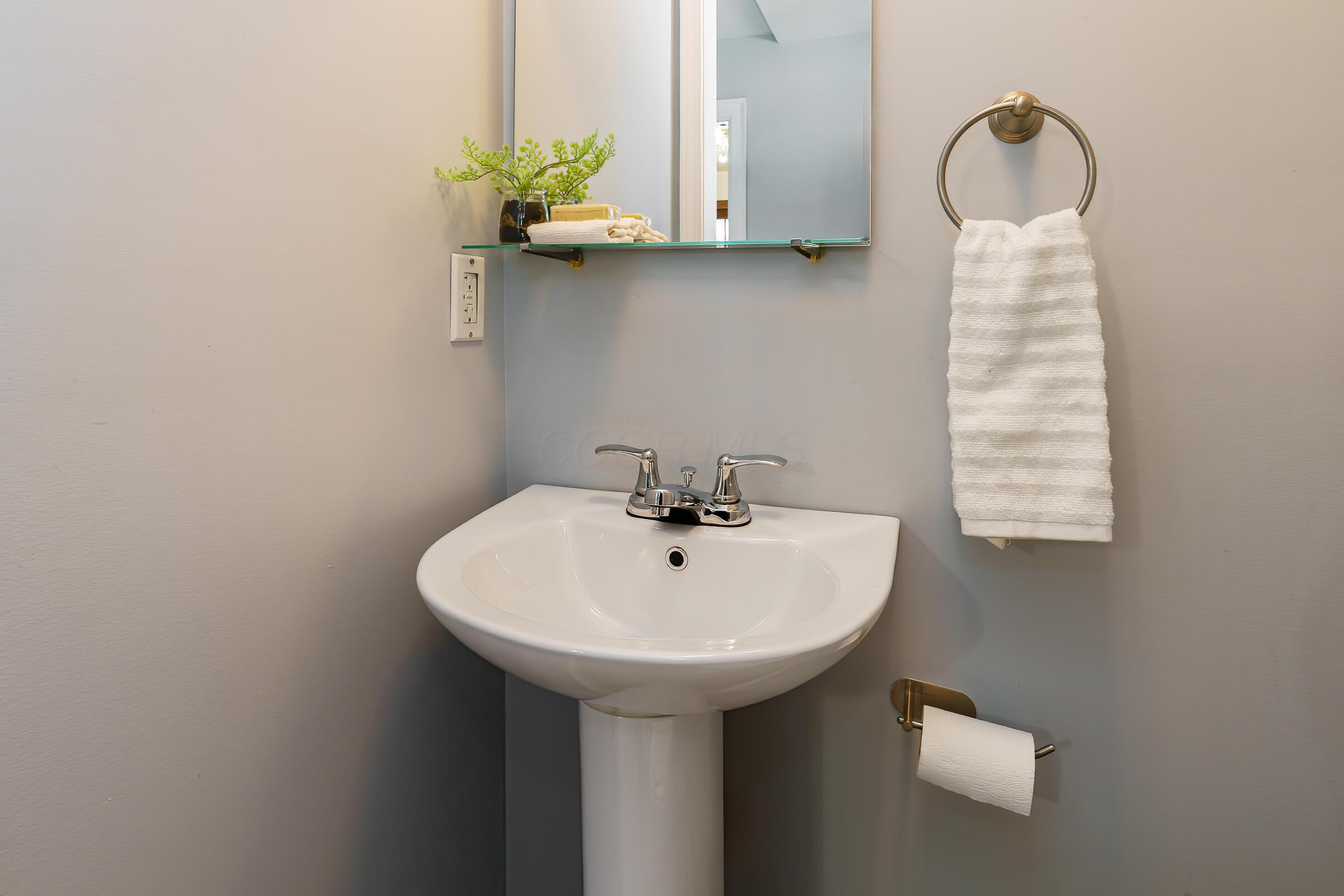 2771 Indianola Avenue