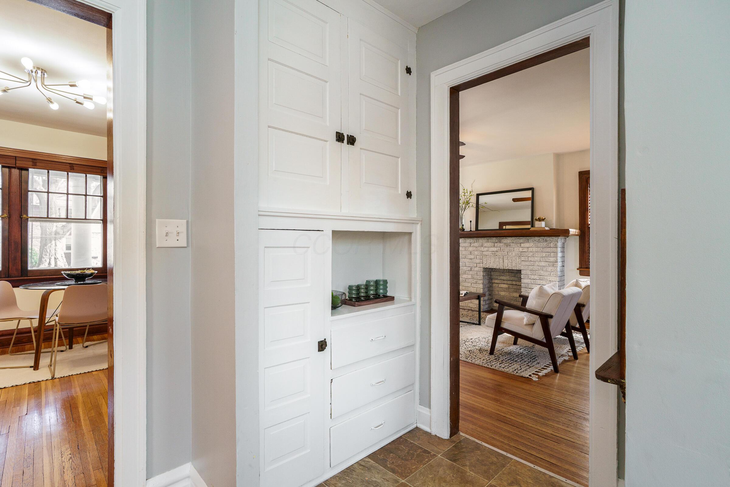 2771 Indianola Avenue