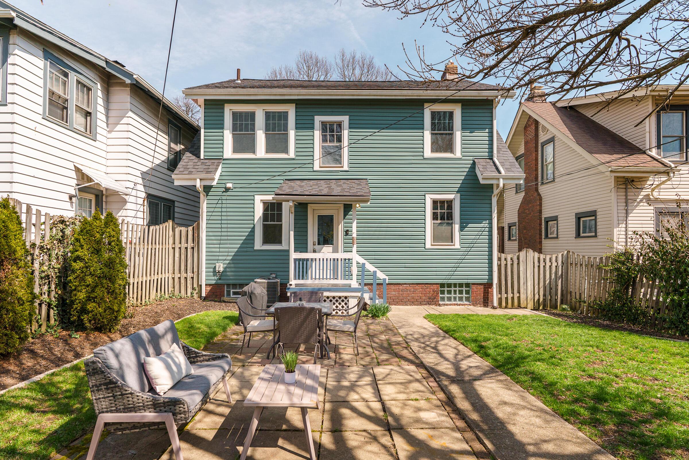 2771 Indianola Avenue