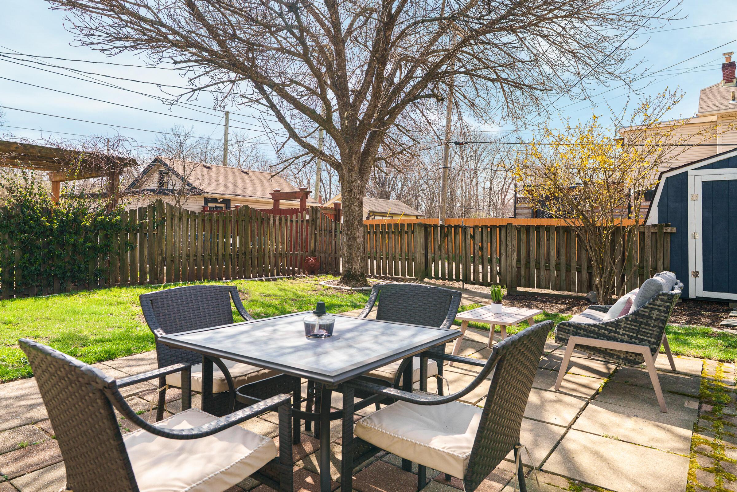 2771 Indianola Avenue