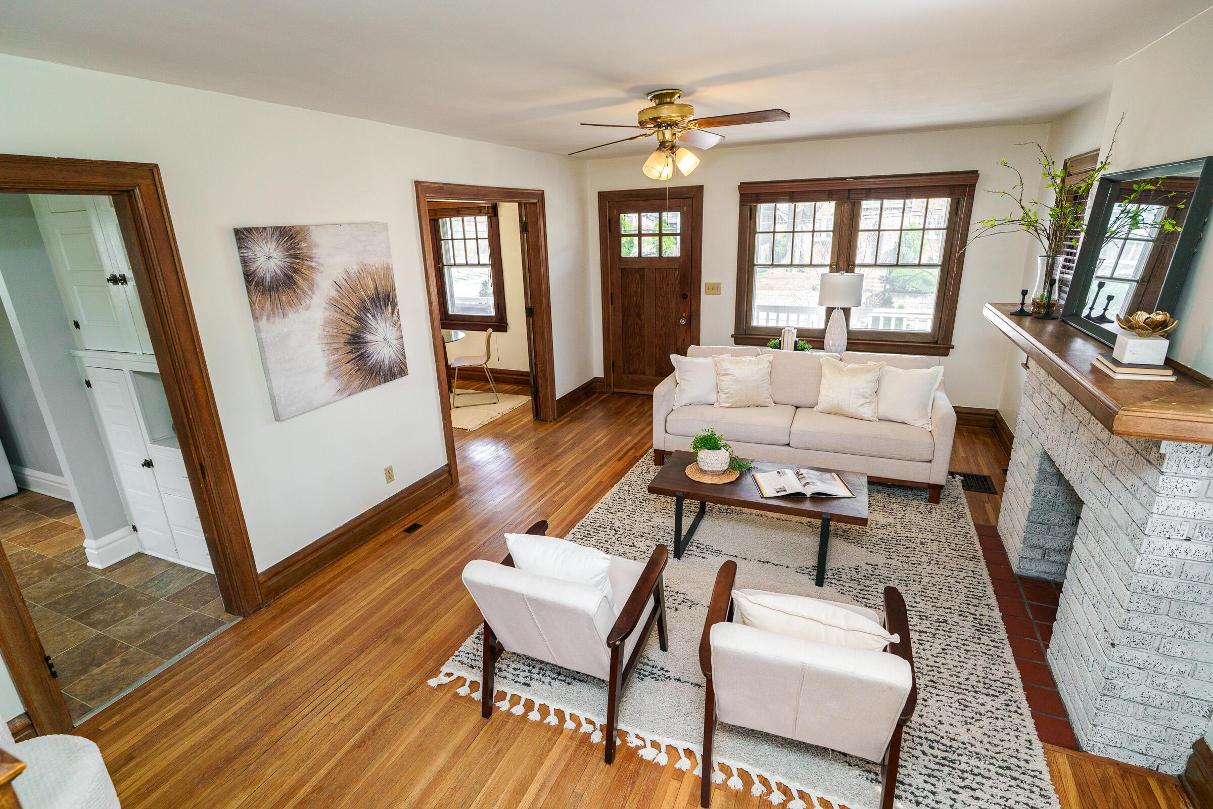 2771 Indianola Avenue