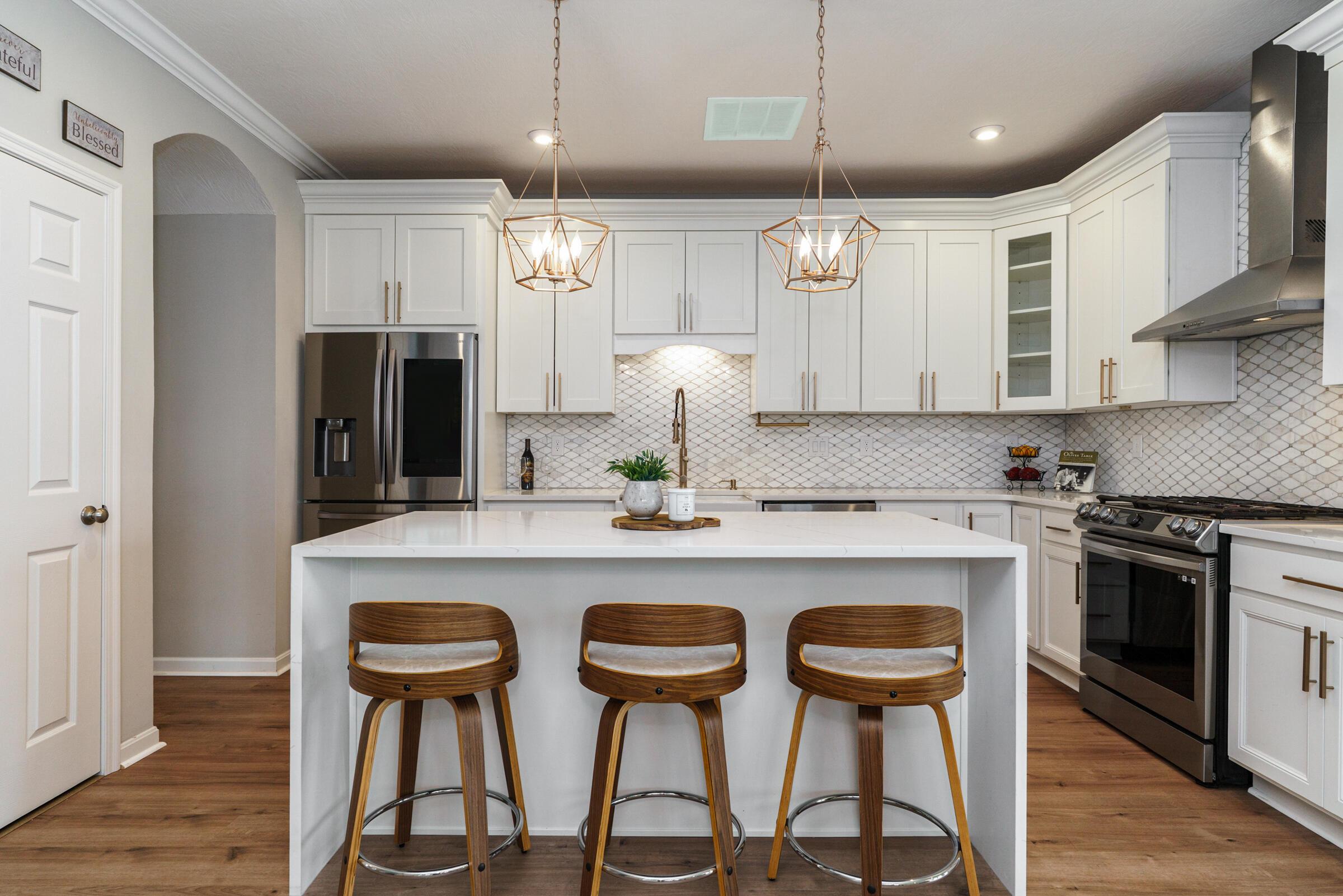 6090 Windcliff Drive E