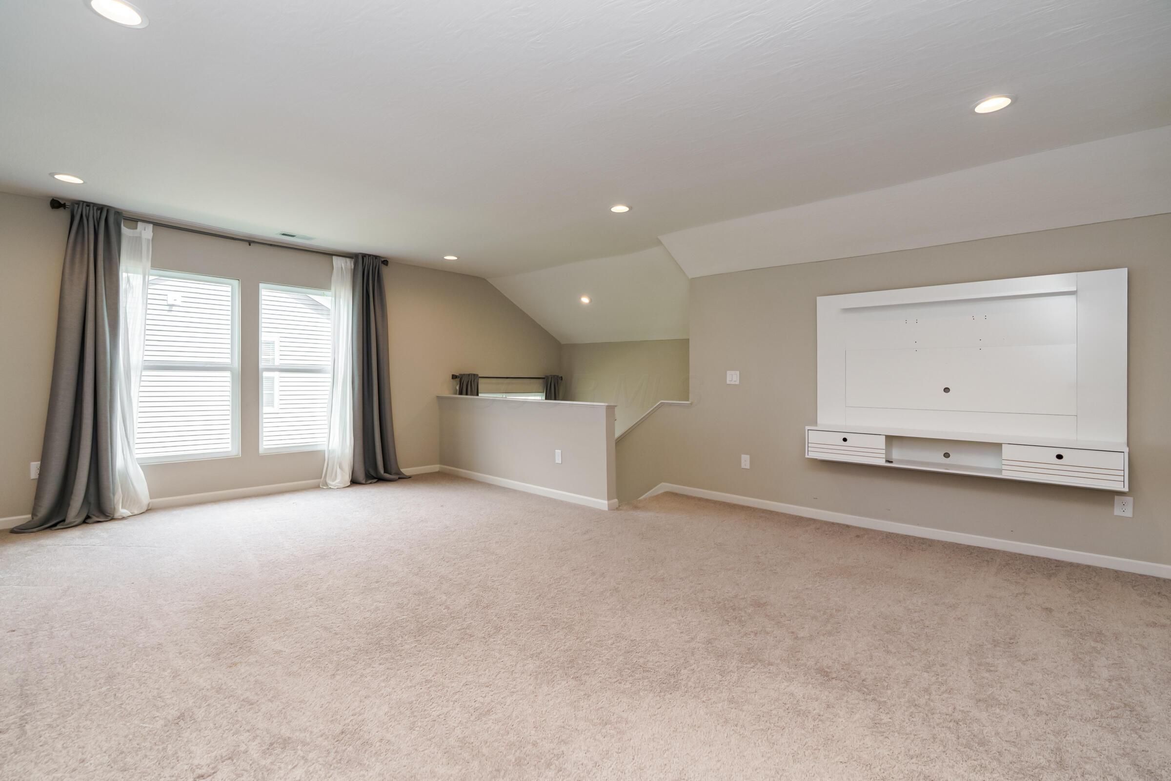 6090 Windcliff Drive E