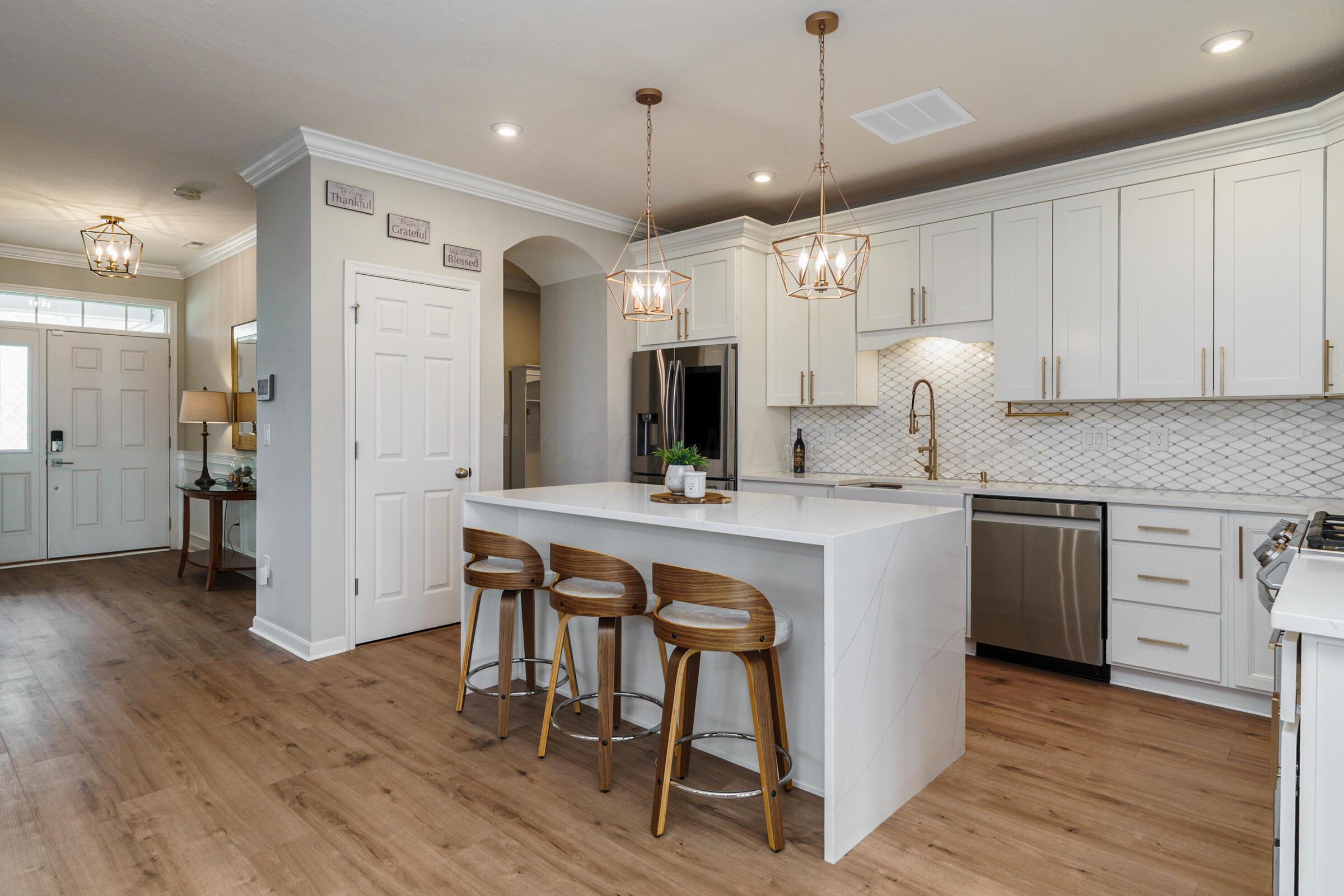 6090 Windcliff Drive E