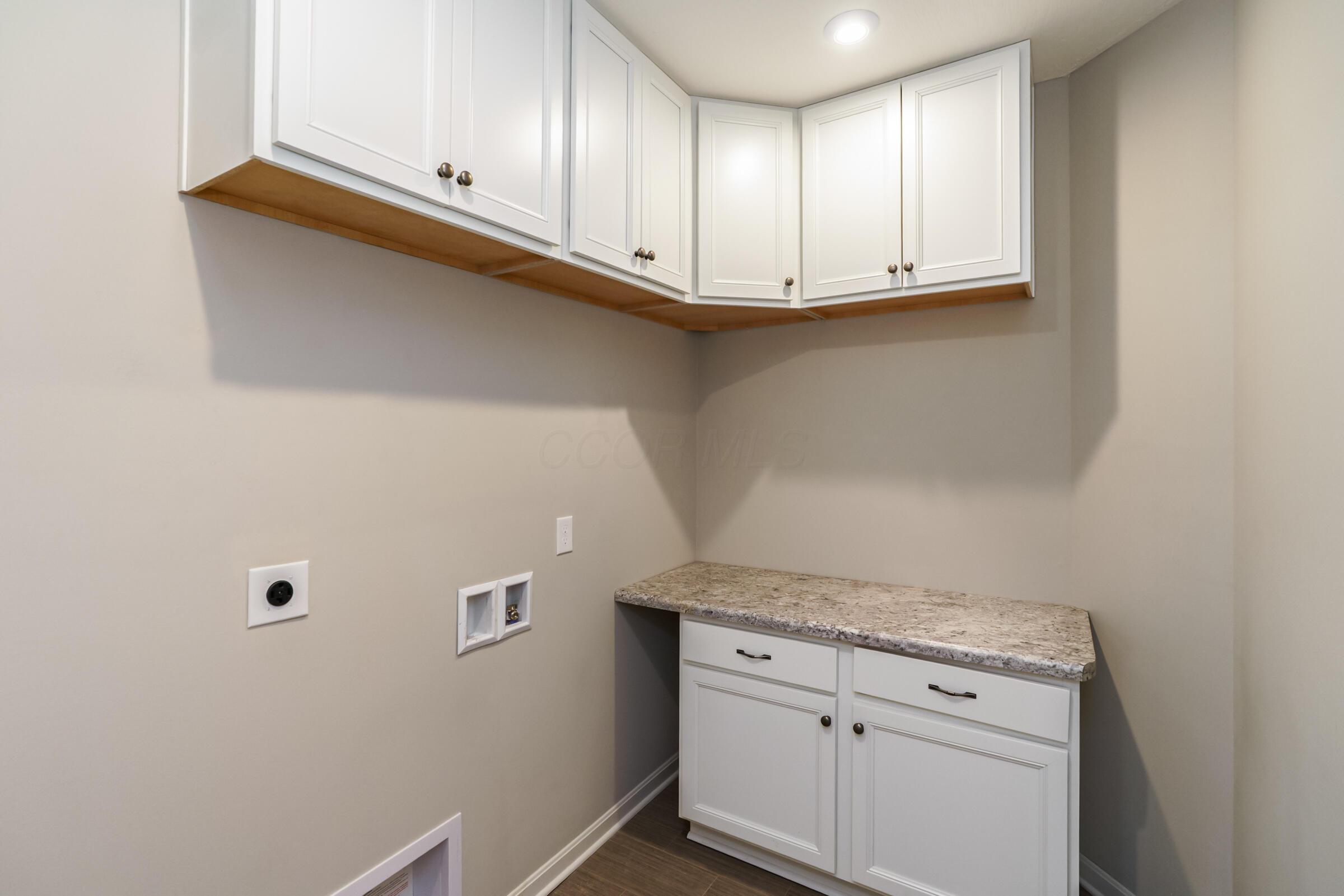 6090 Windcliff Drive E