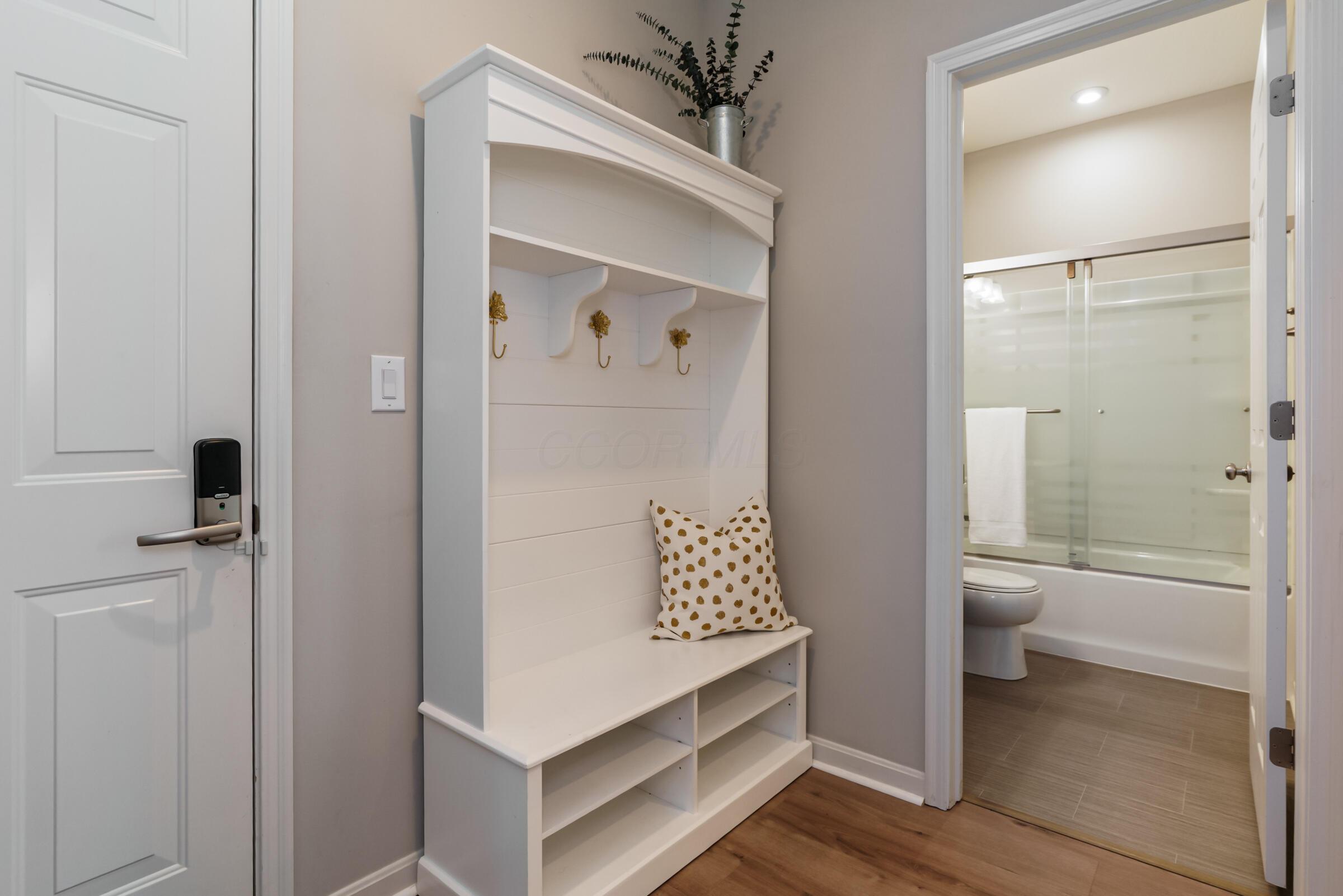 6090 Windcliff Drive E