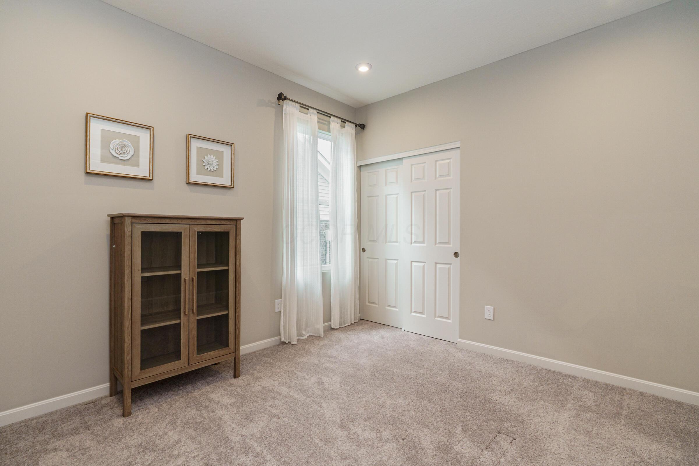 6090 Windcliff Drive E