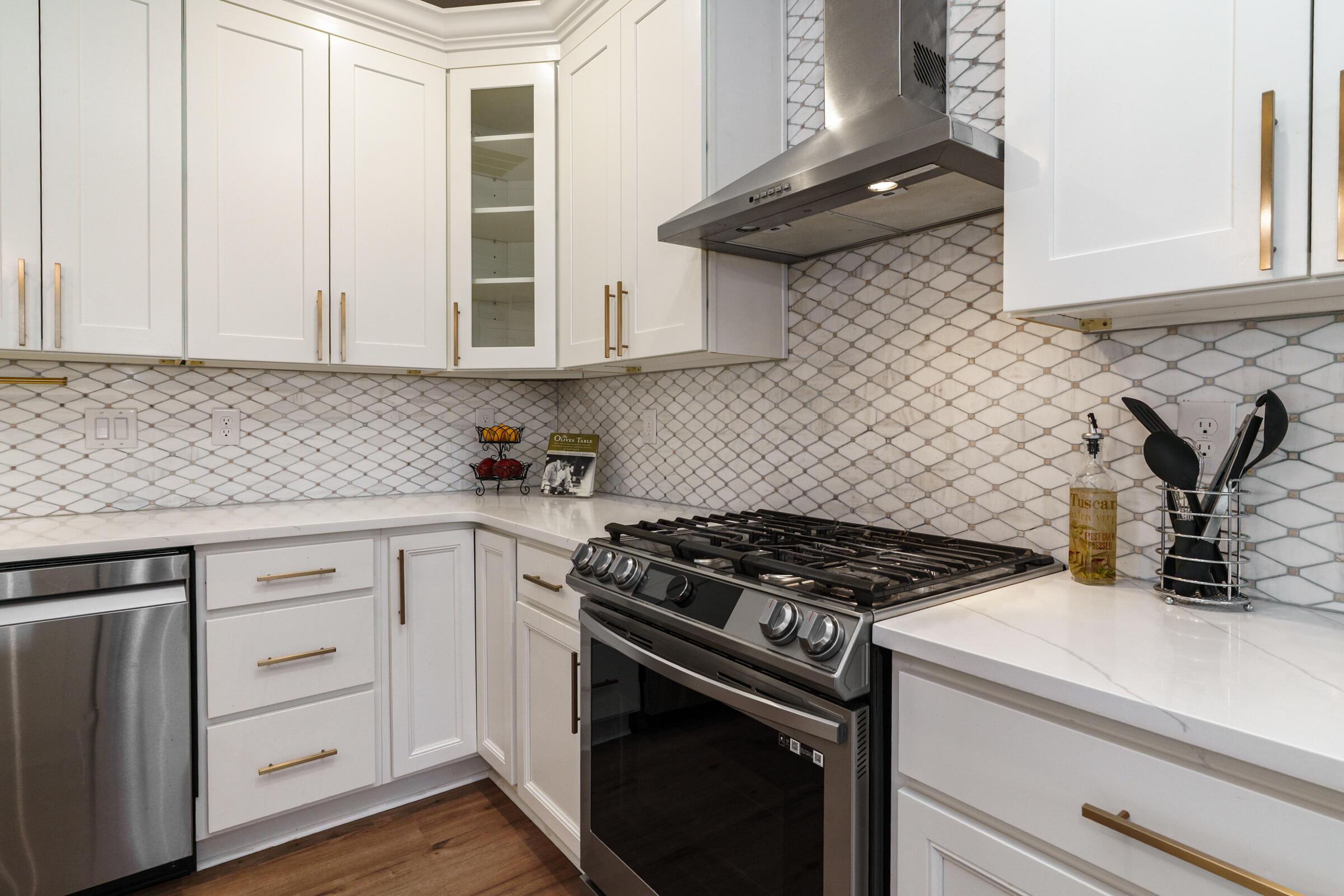 6090 Windcliff Drive E