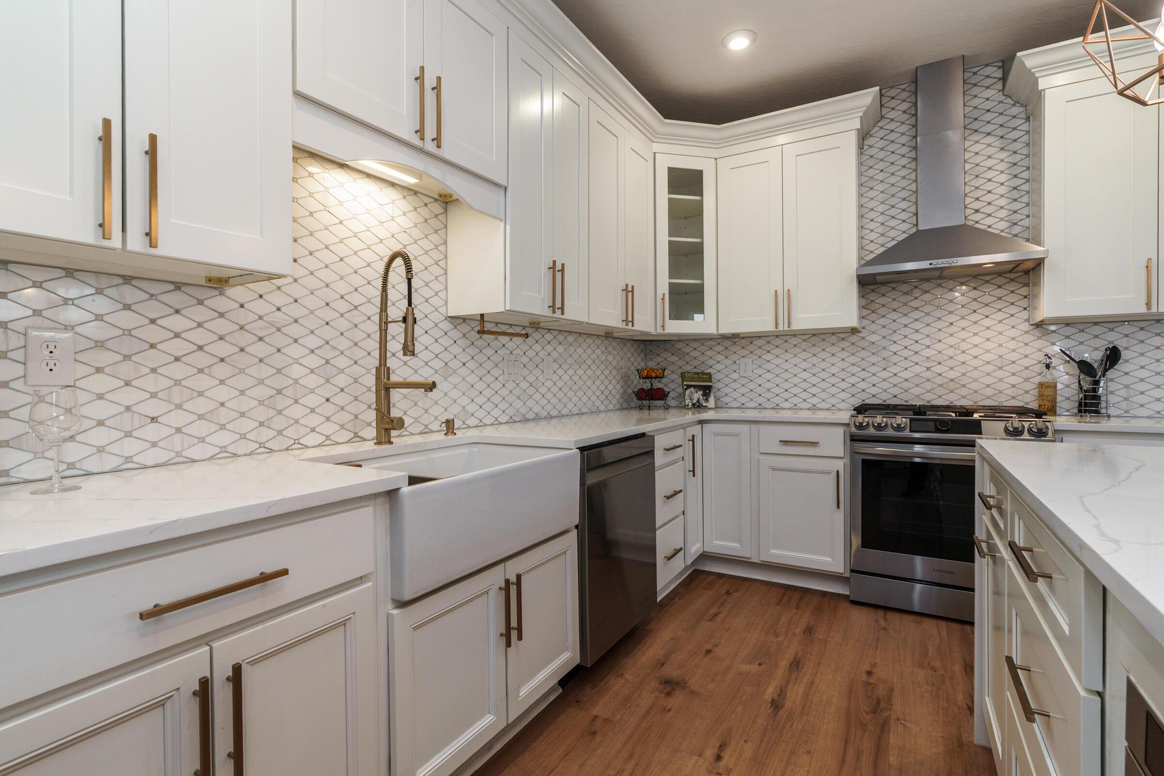 6090 Windcliff Drive E