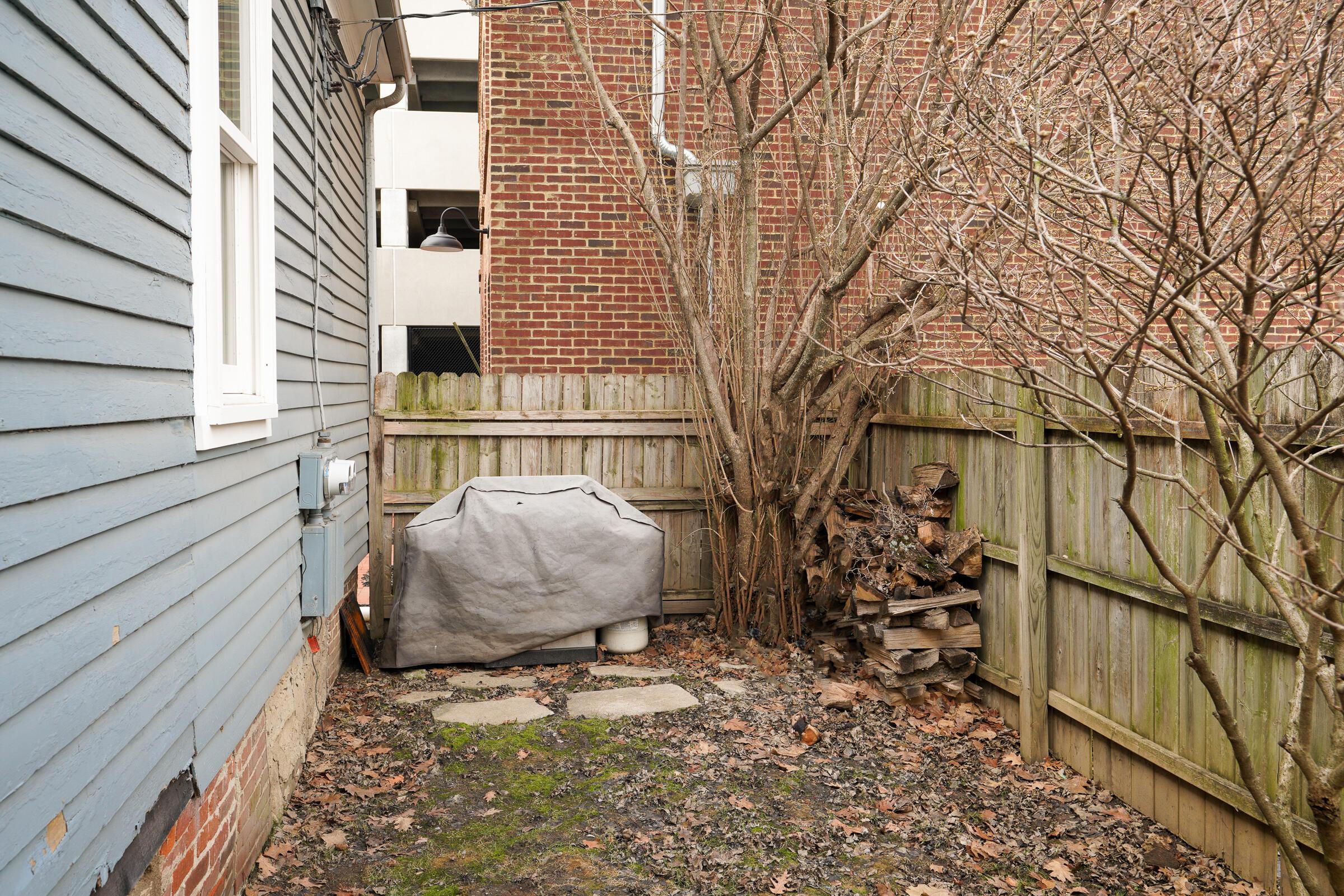 66 E Hubbard Avenue