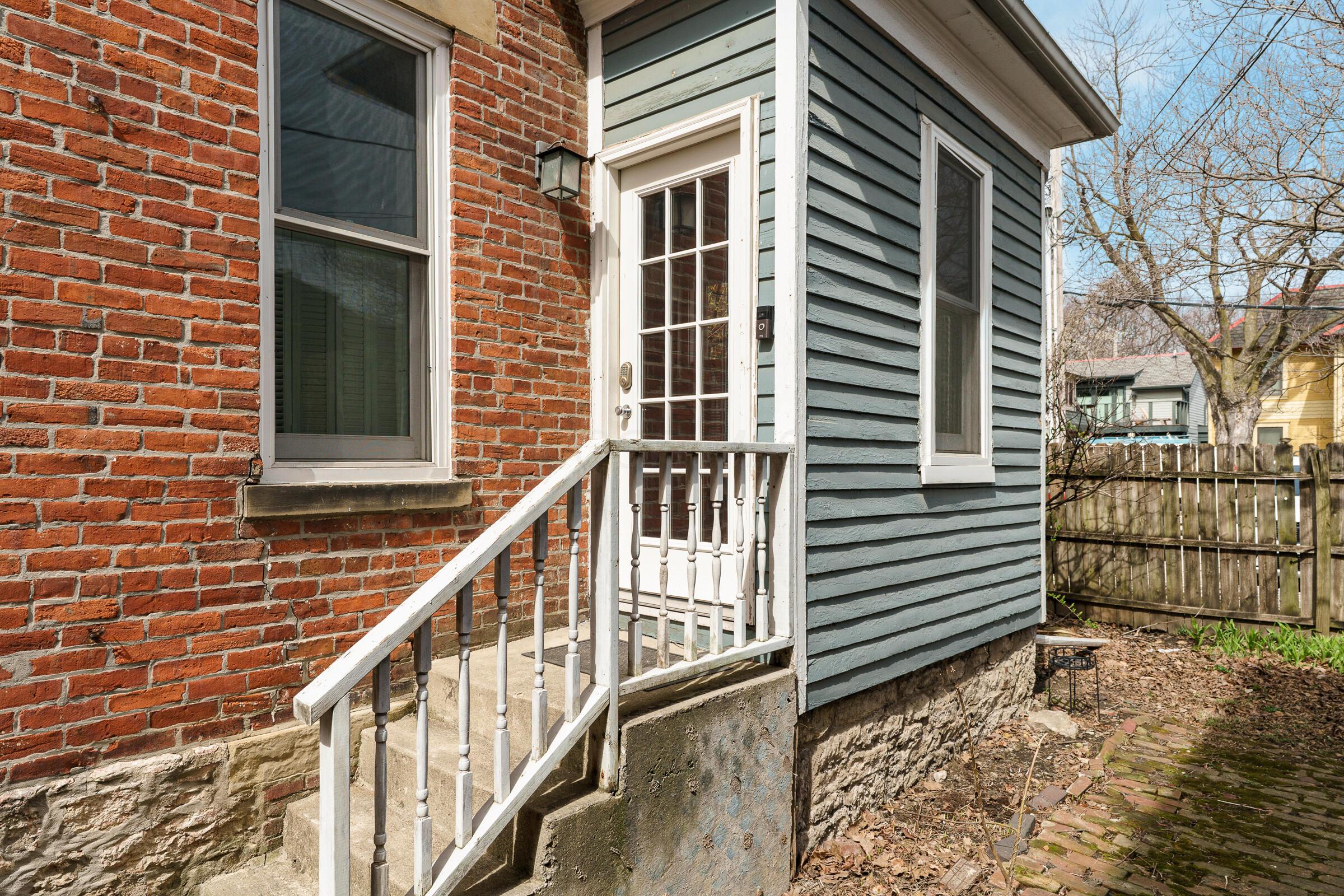 66 E Hubbard Avenue