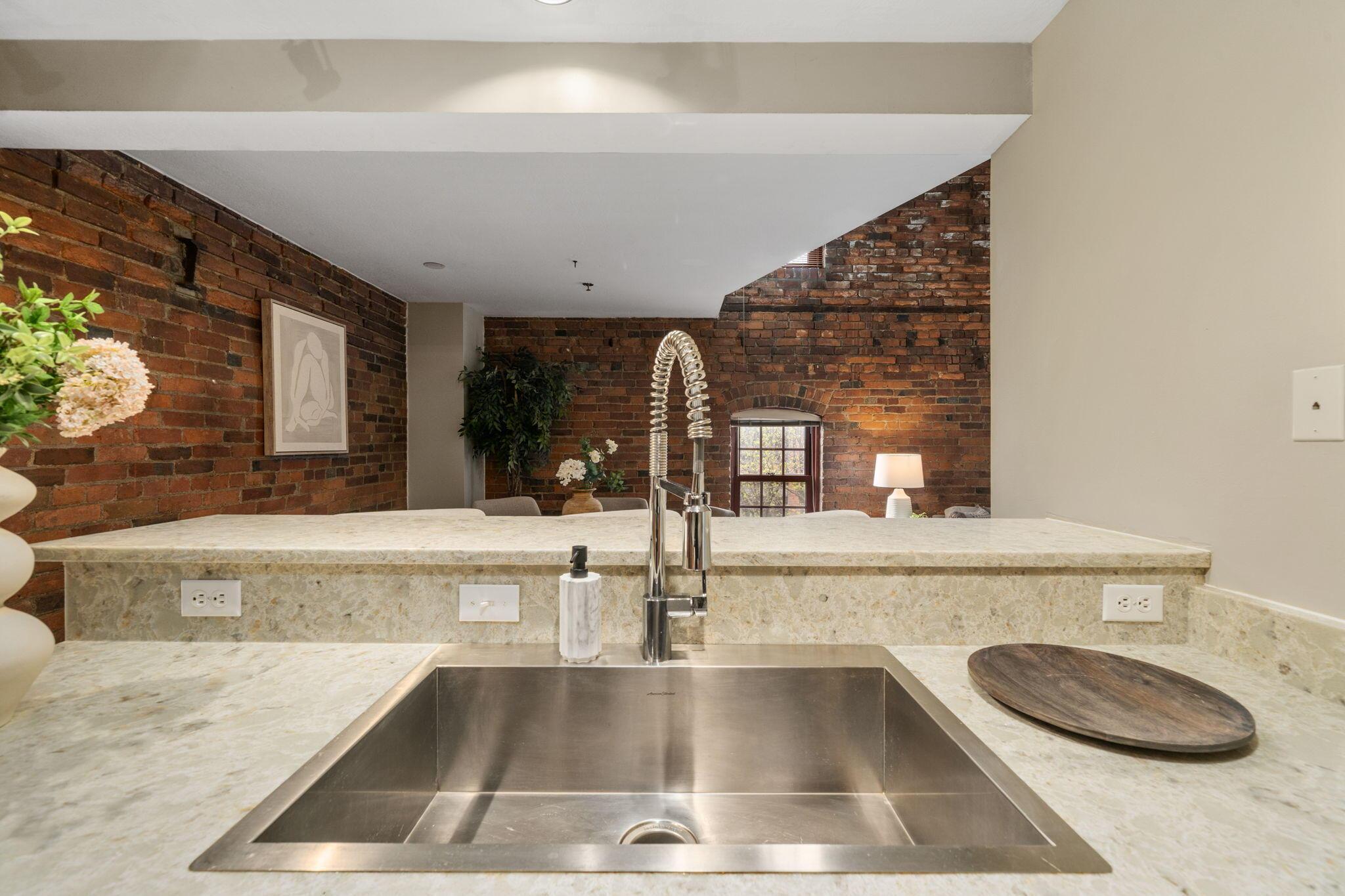 544 S Front Street, 312