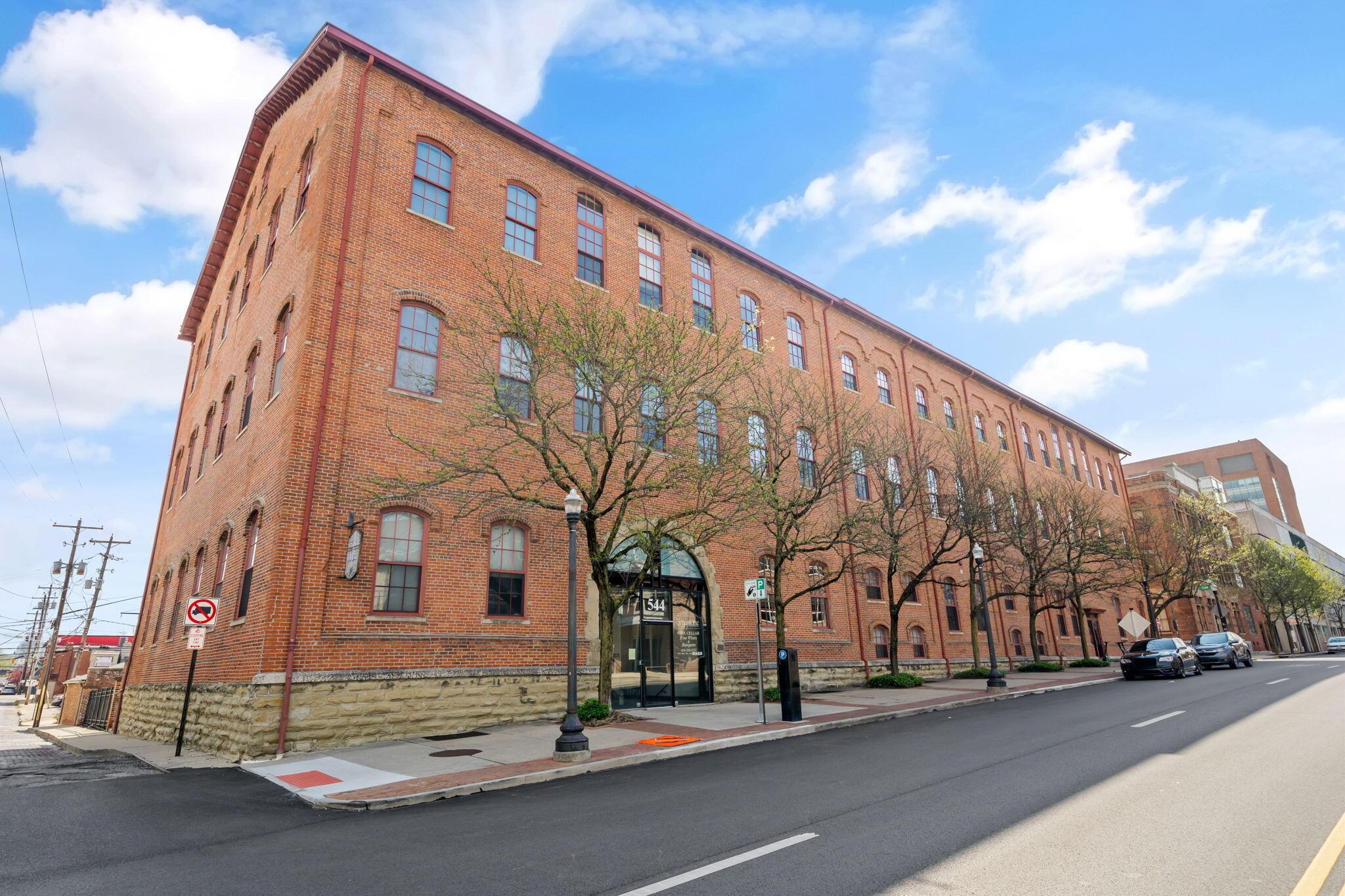 544 S Front Street, 312