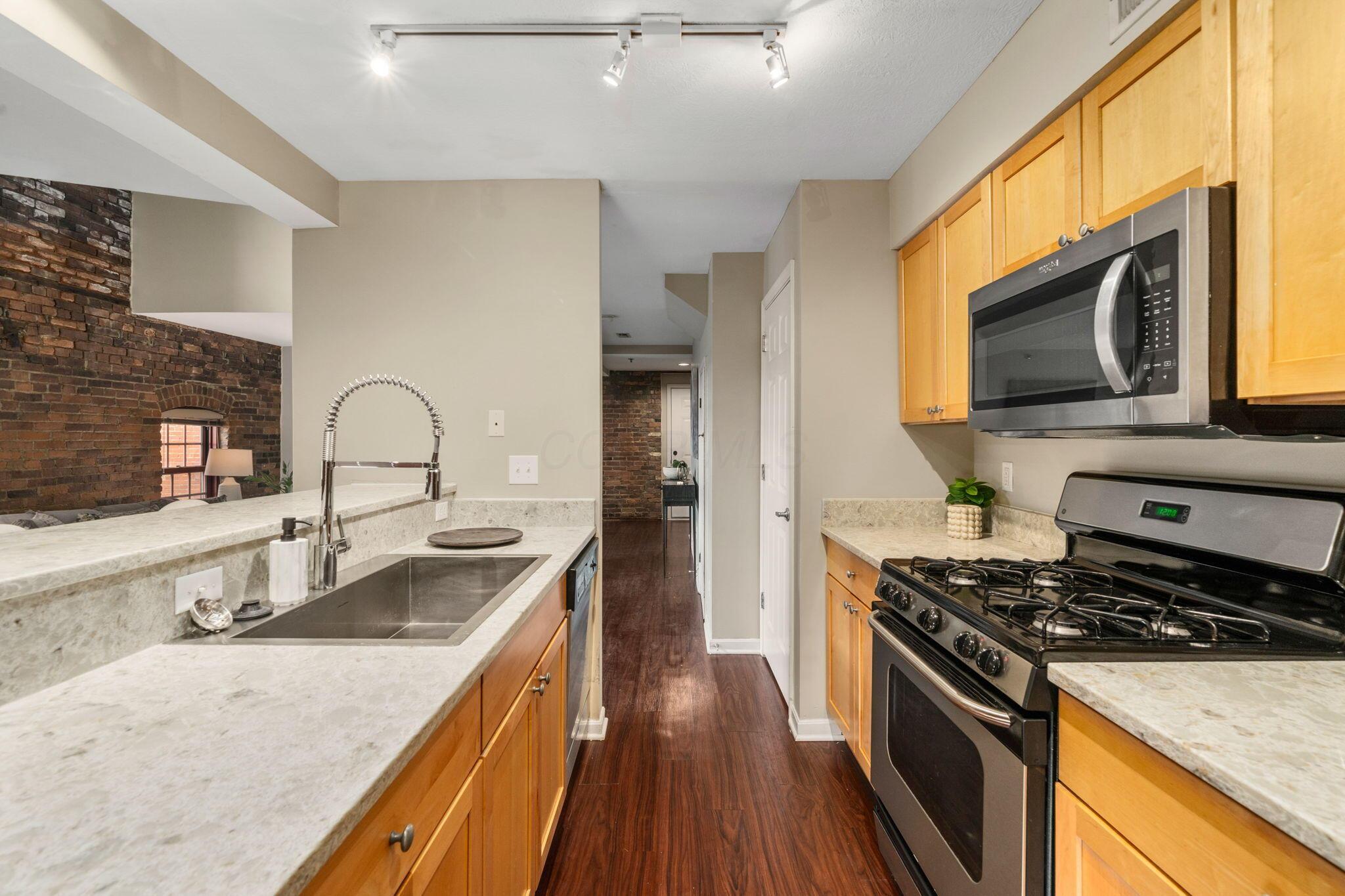 544 S Front Street, 312