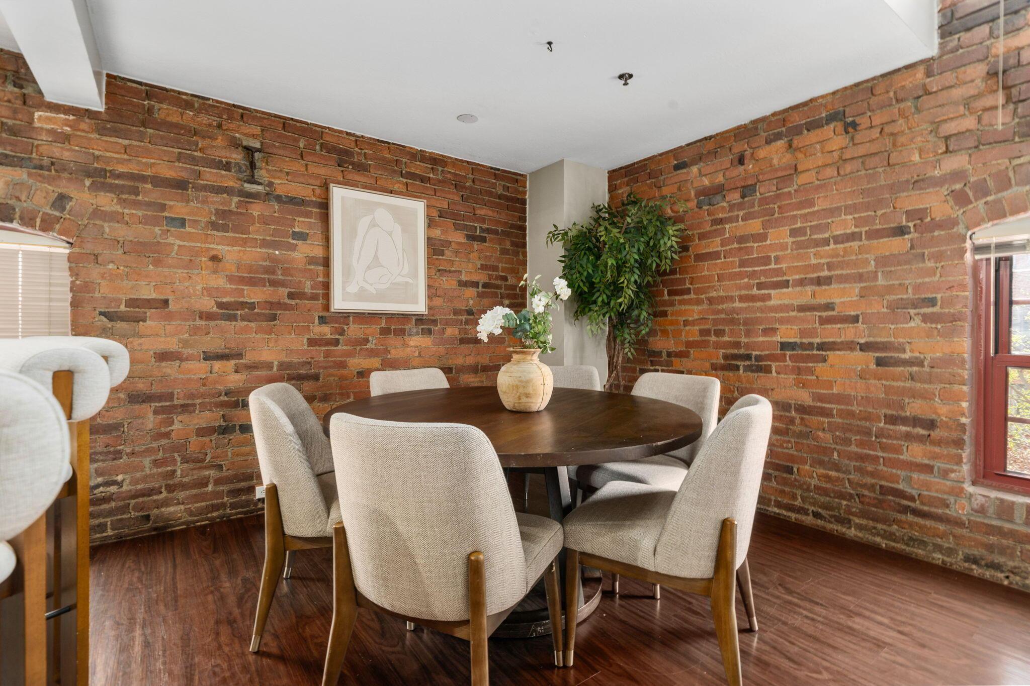 544 S Front Street, 312