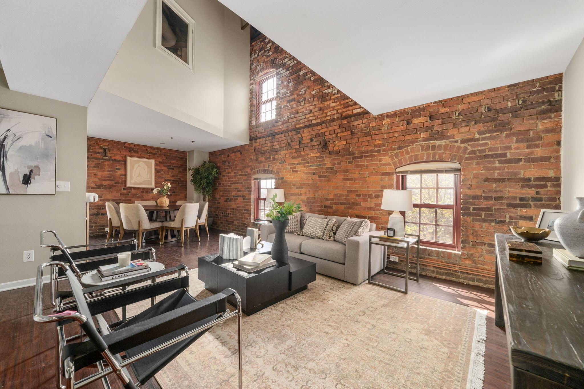 544 S Front Street, 312